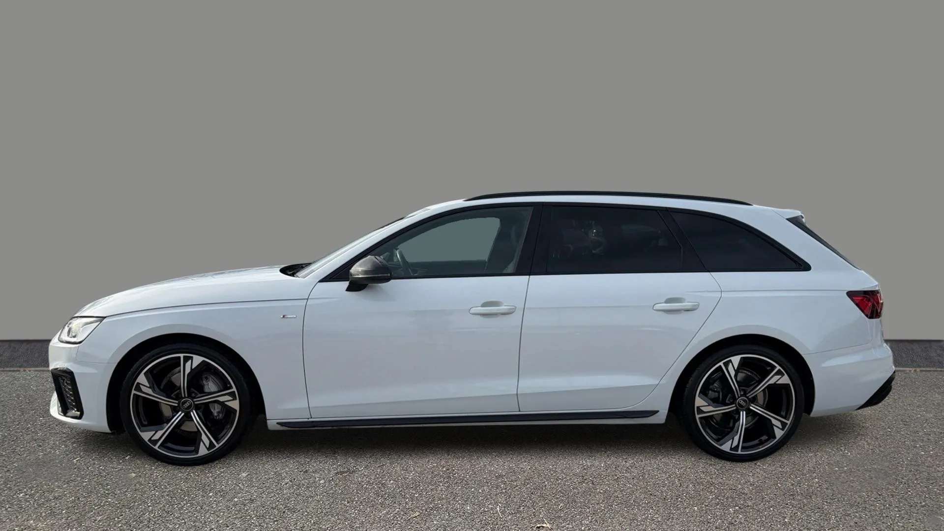 A 2023 AUDI A4 40 TFSI 204 Black Edition S Tronic A 2023 AUDI A4 40 TFSI 204 Black Edition S Tronic