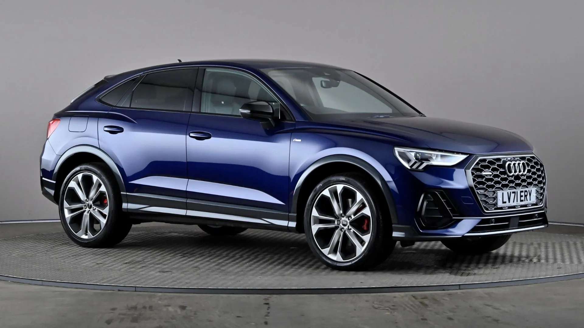 A 2021 AUDI Q3 40 TFSI Quattro Black Edition S Tronic A 2021 AUDI Q3 40 TFSI Quattro Black Edition S Tronic