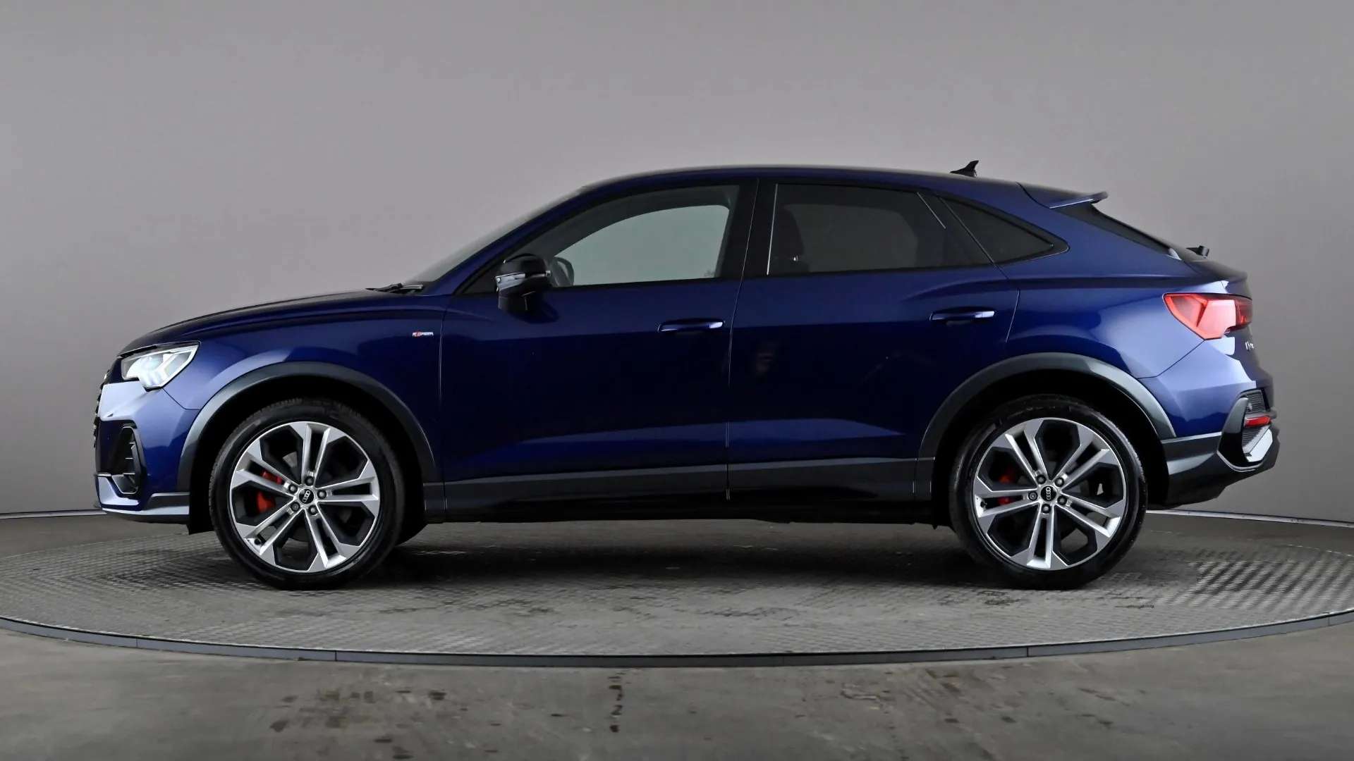 A 2021 AUDI Q3 40 TFSI Quattro Black Edition S Tronic A 2021 AUDI Q3 40 TFSI Quattro Black Edition S Tronic