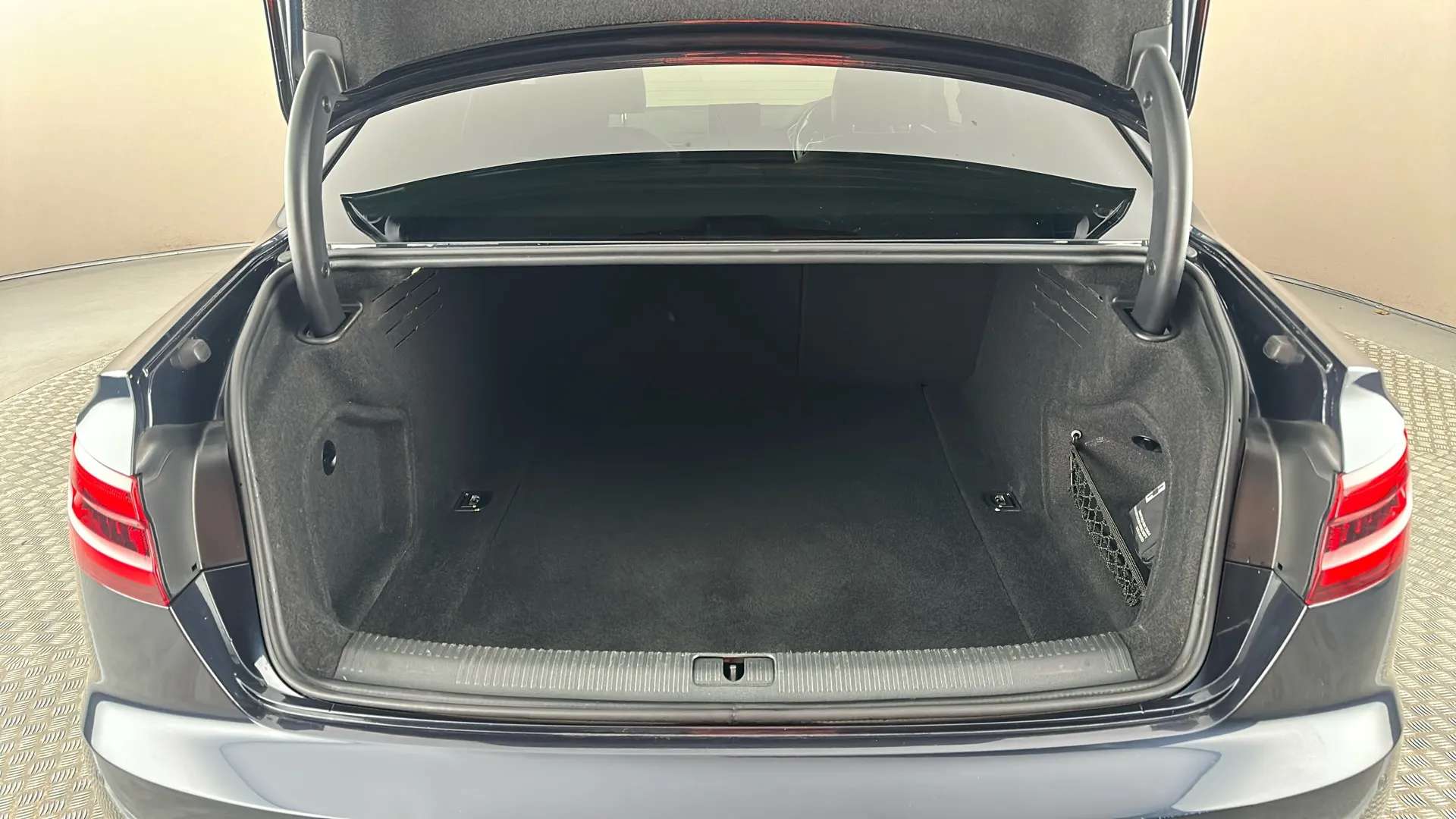2017 AUDI A4 2017 AUDI A4