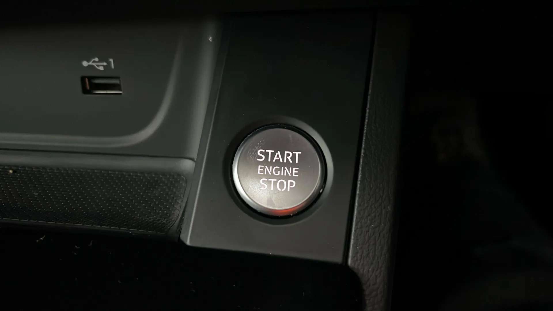 2021 AUDI A4 2021 AUDI A4