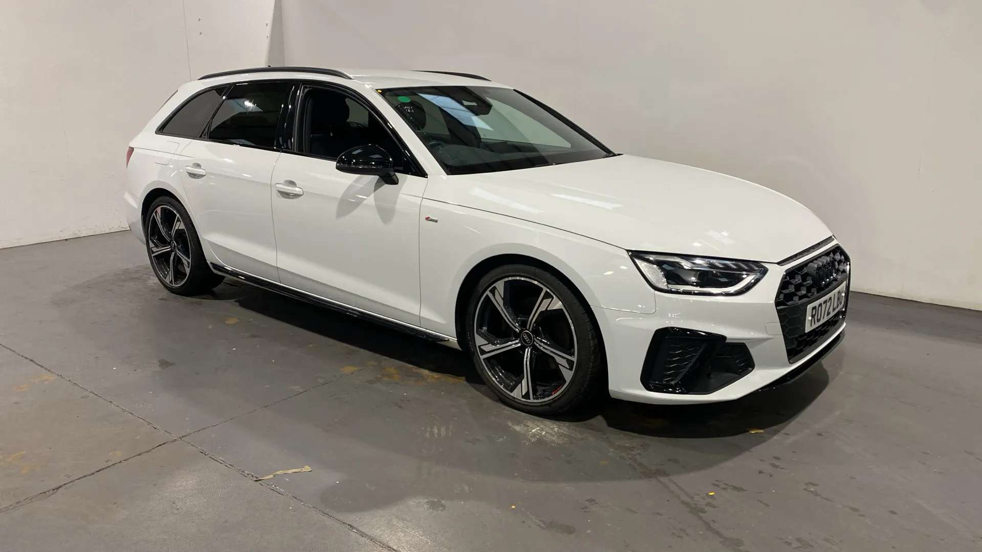 A 2022 AUDI A4 35 TFSI Black Edition S Tronic A 2022 AUDI A4 35 TFSI Black Edition S Tronic