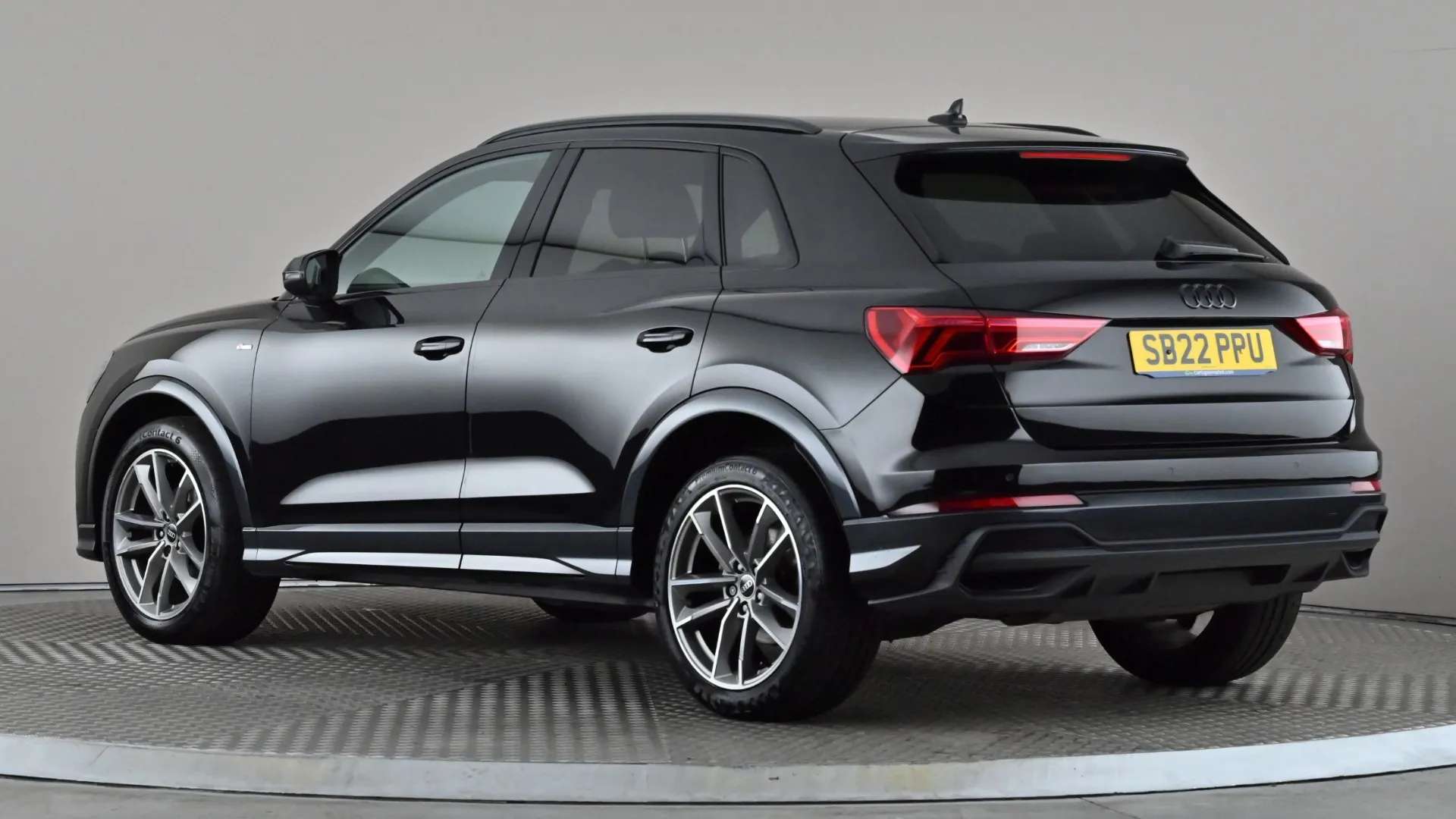 A 2022 AUDI Q3 35 TFSI Black Edition S Tronic A 2022 AUDI Q3 35 TFSI Black Edition S Tronic