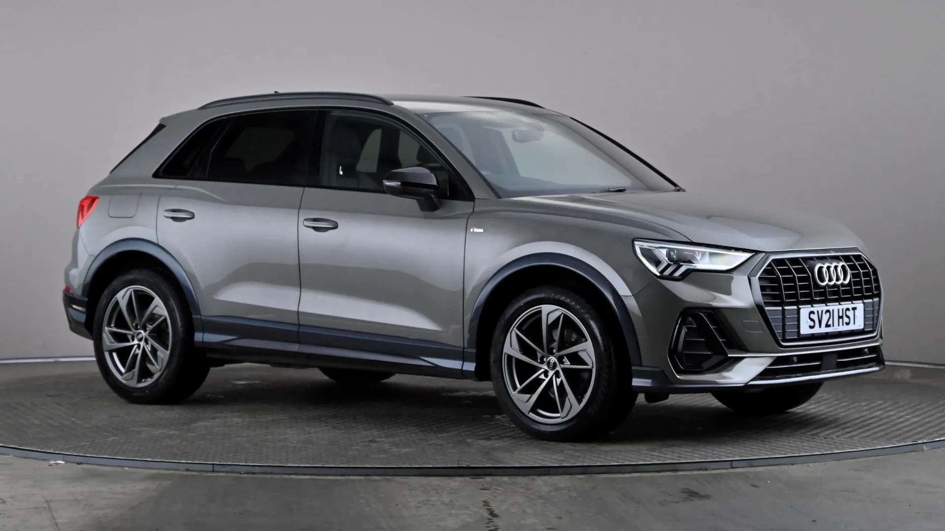A 2021 AUDI Q3 35 TFSI Black Edition S Tronic A 2021 AUDI Q3 35 TFSI Black Edition S Tronic
