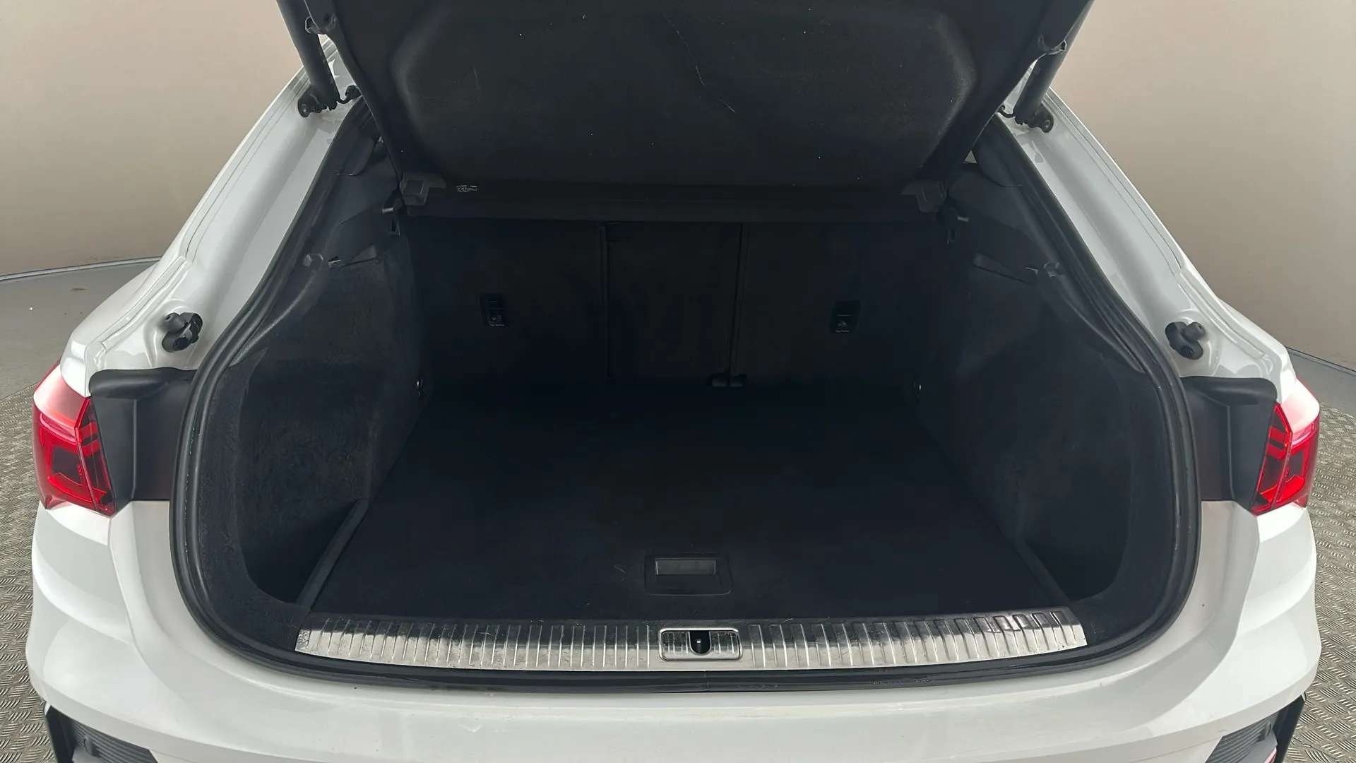 2023 AUDI Q3 2023 AUDI Q3