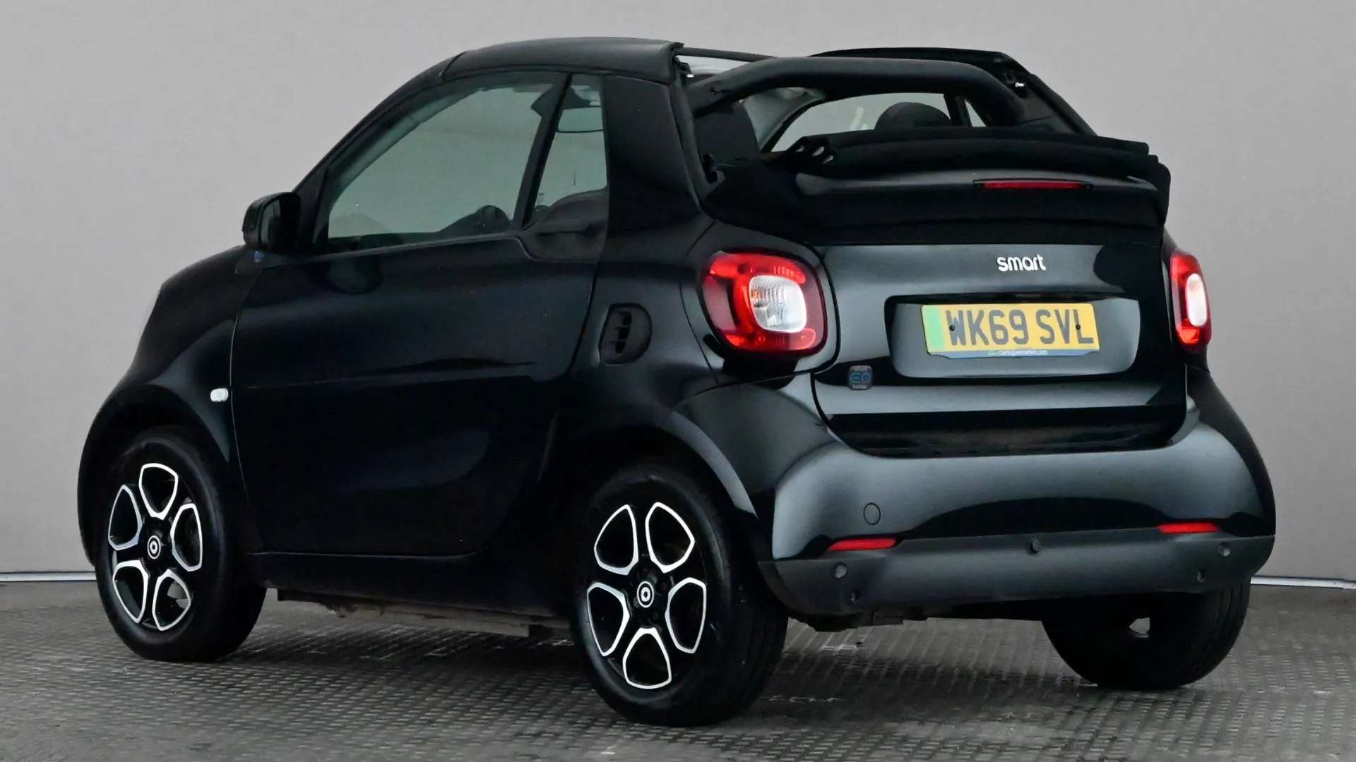 A 2019 SMART FORTWO CABRIO 60kW EQ Prime Premium 17kWh Auto A 2019 SMART FORTWO CABRIO 60kW EQ Prime Premium 17kWh Auto
