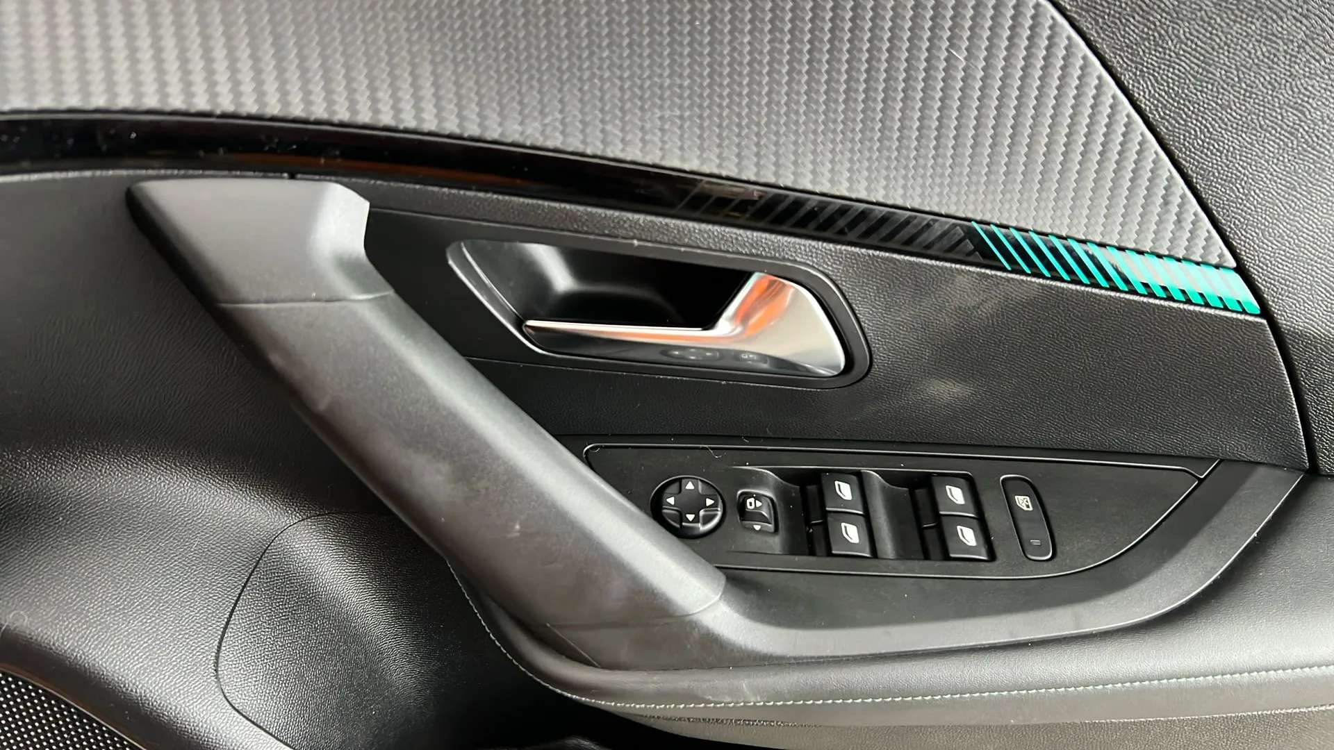 2022 PEUGEOT 2008 2022 PEUGEOT 2008