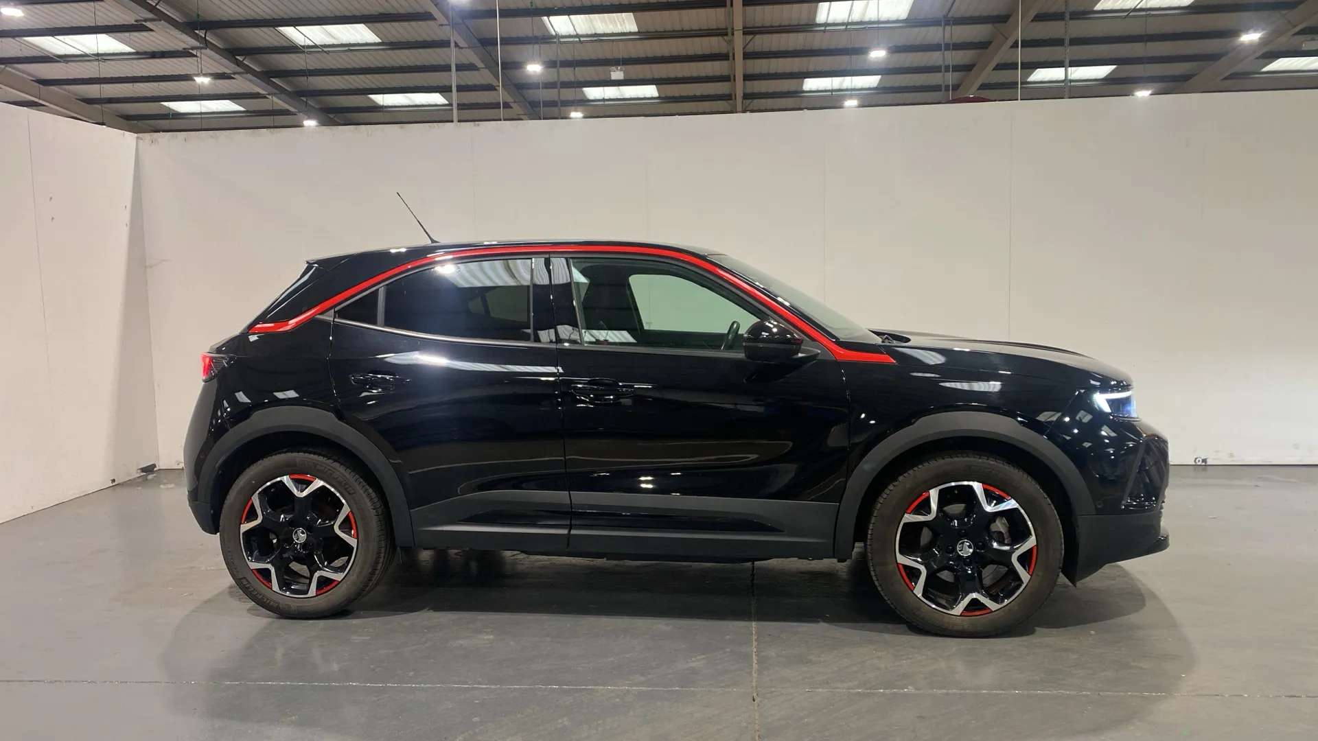 A 2022 VAUXHALL MOKKA 100kW SRi Premium 50kWh Auto A 2022 VAUXHALL MOKKA 100kW SRi Premium 50kWh Auto