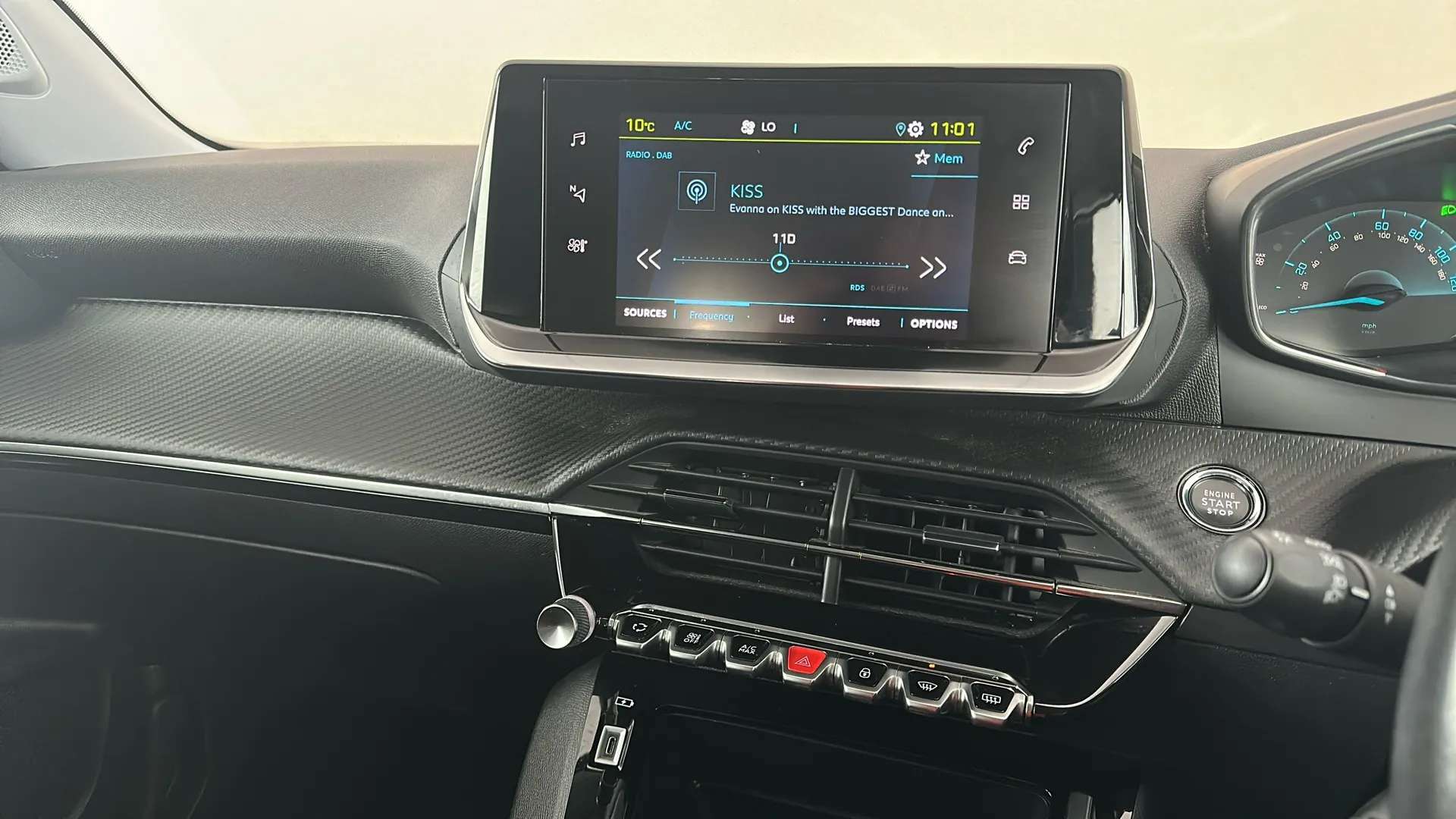 2021 PEUGEOT 2008 2021 PEUGEOT 2008