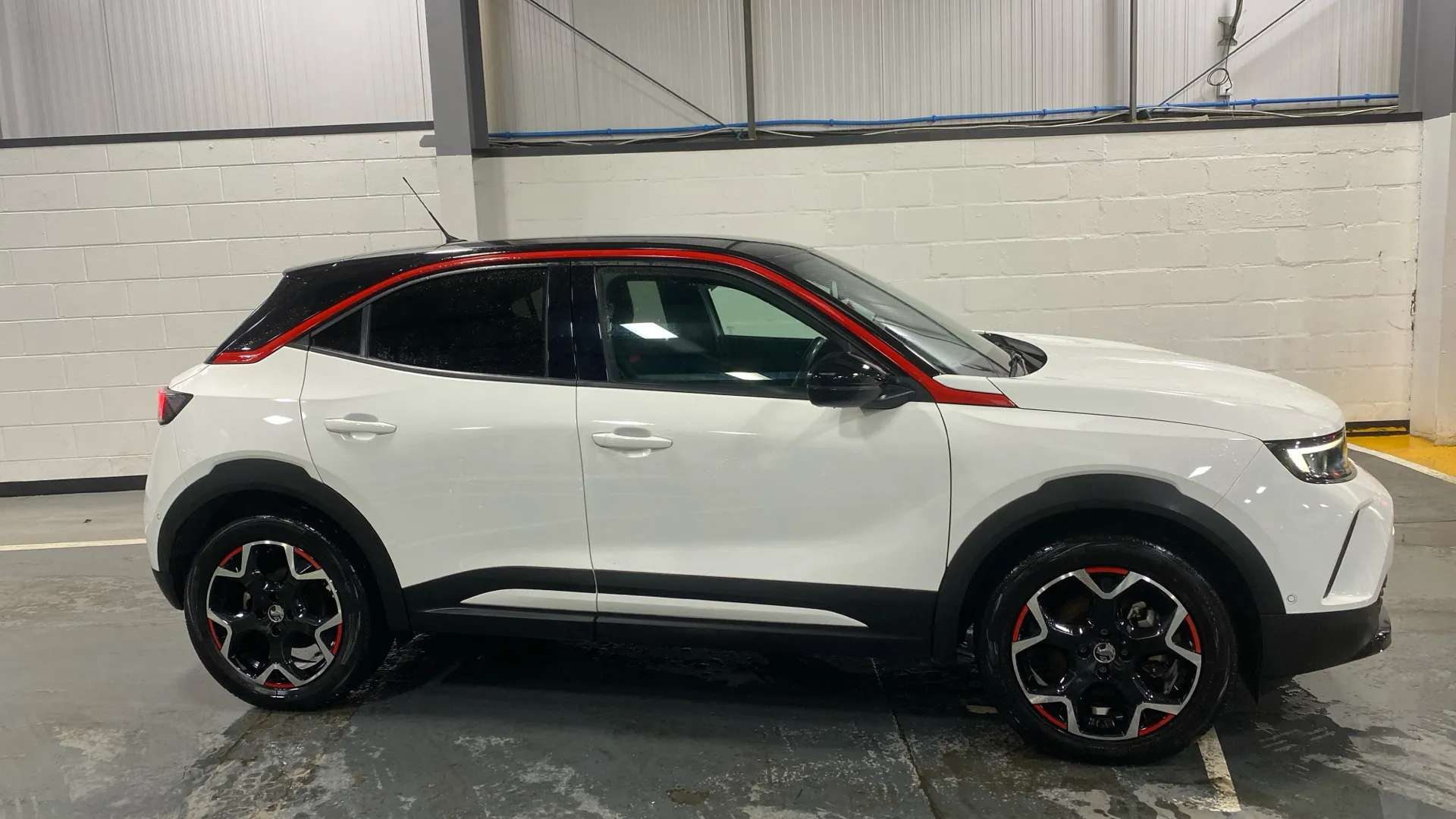 A 2022 VAUXHALL MOKKA 100kW SRi Premium 50kWh Auto A 2022 VAUXHALL MOKKA 100kW SRi Premium 50kWh Auto