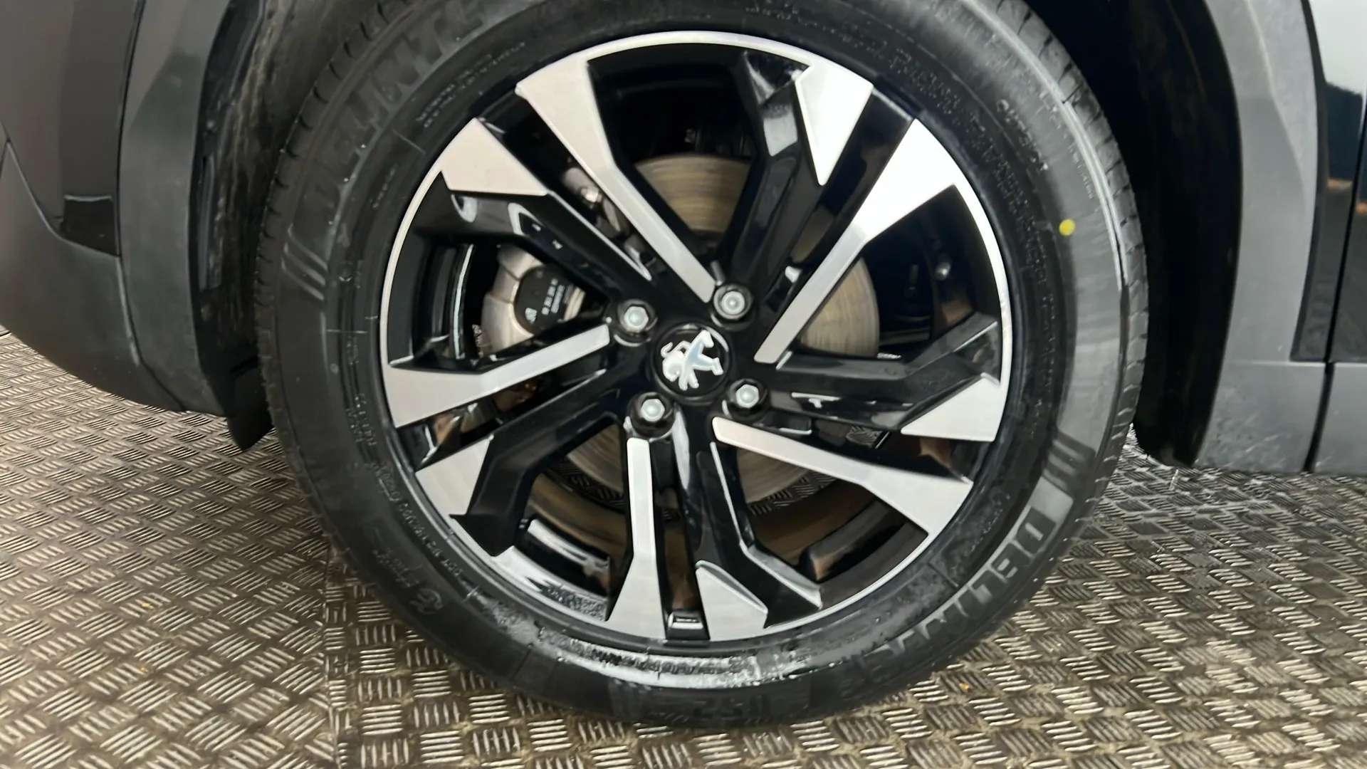 2023 PEUGEOT 2008 2023 PEUGEOT 2008
