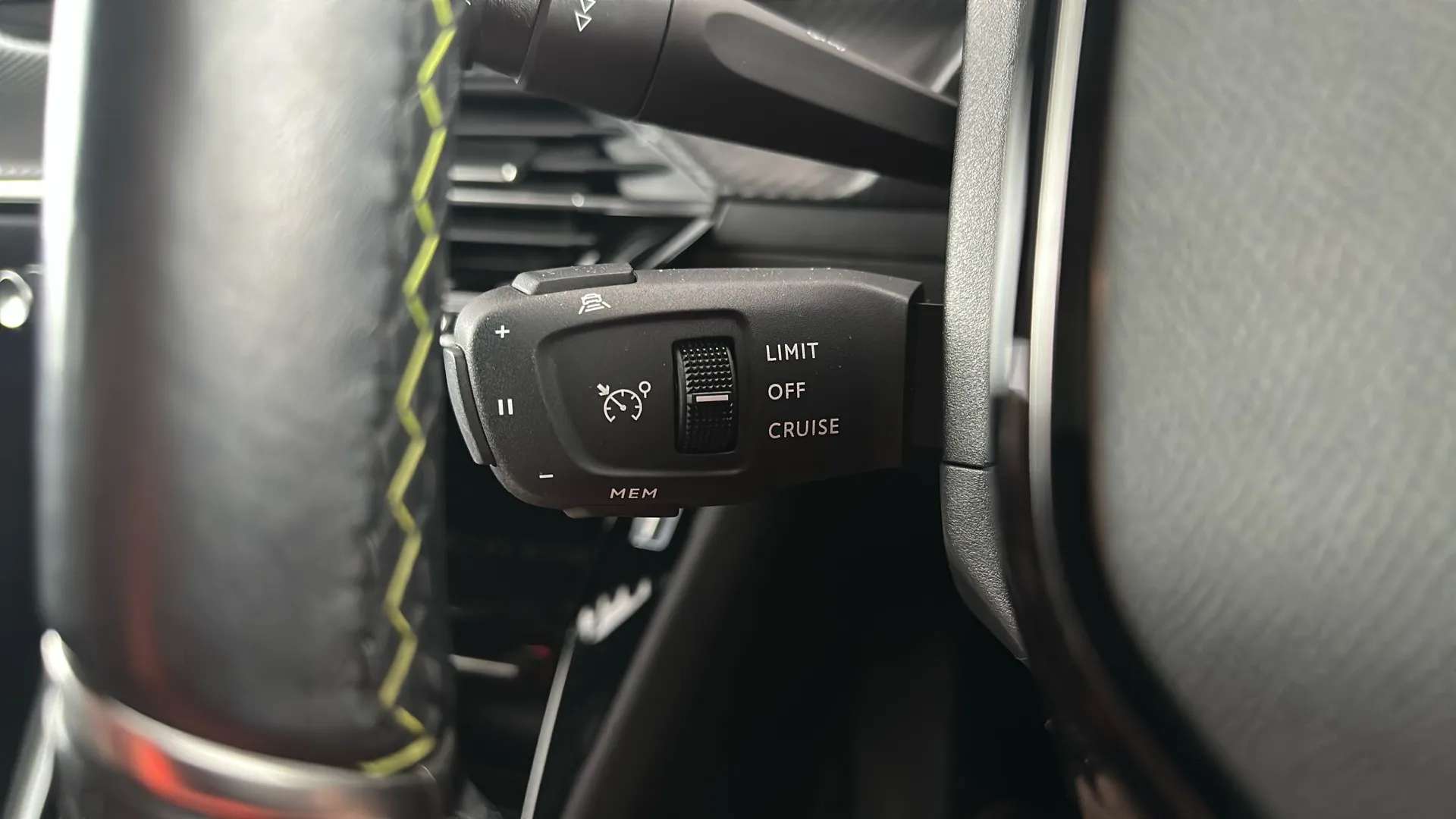 2022 PEUGEOT 2008 2022 PEUGEOT 2008