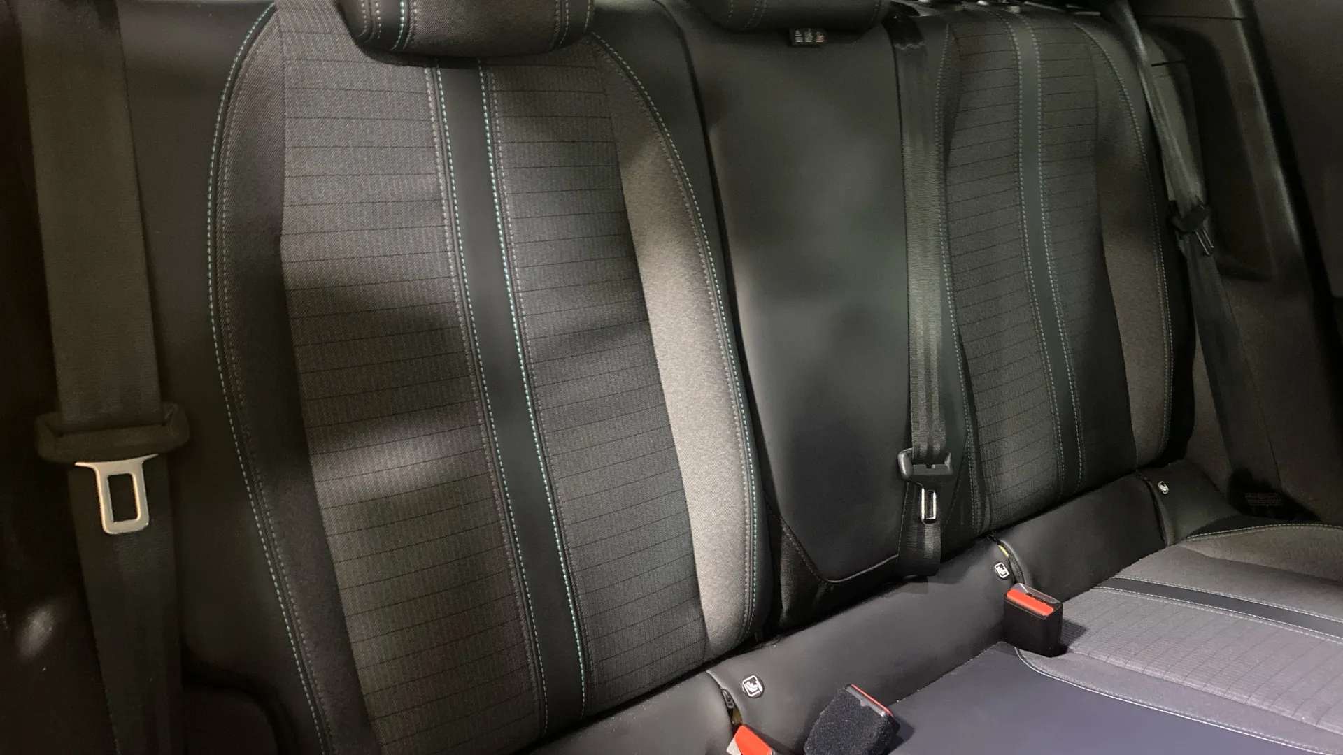 2021 PEUGEOT 2008 2021 PEUGEOT 2008