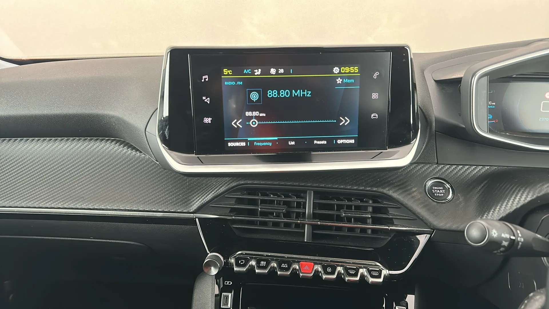 2021 PEUGEOT 2008 2021 PEUGEOT 2008