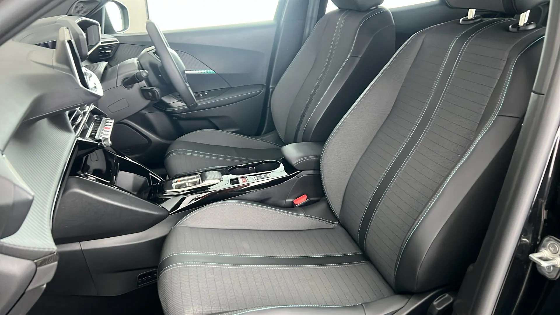 2023 PEUGEOT 2008 2023 PEUGEOT 2008