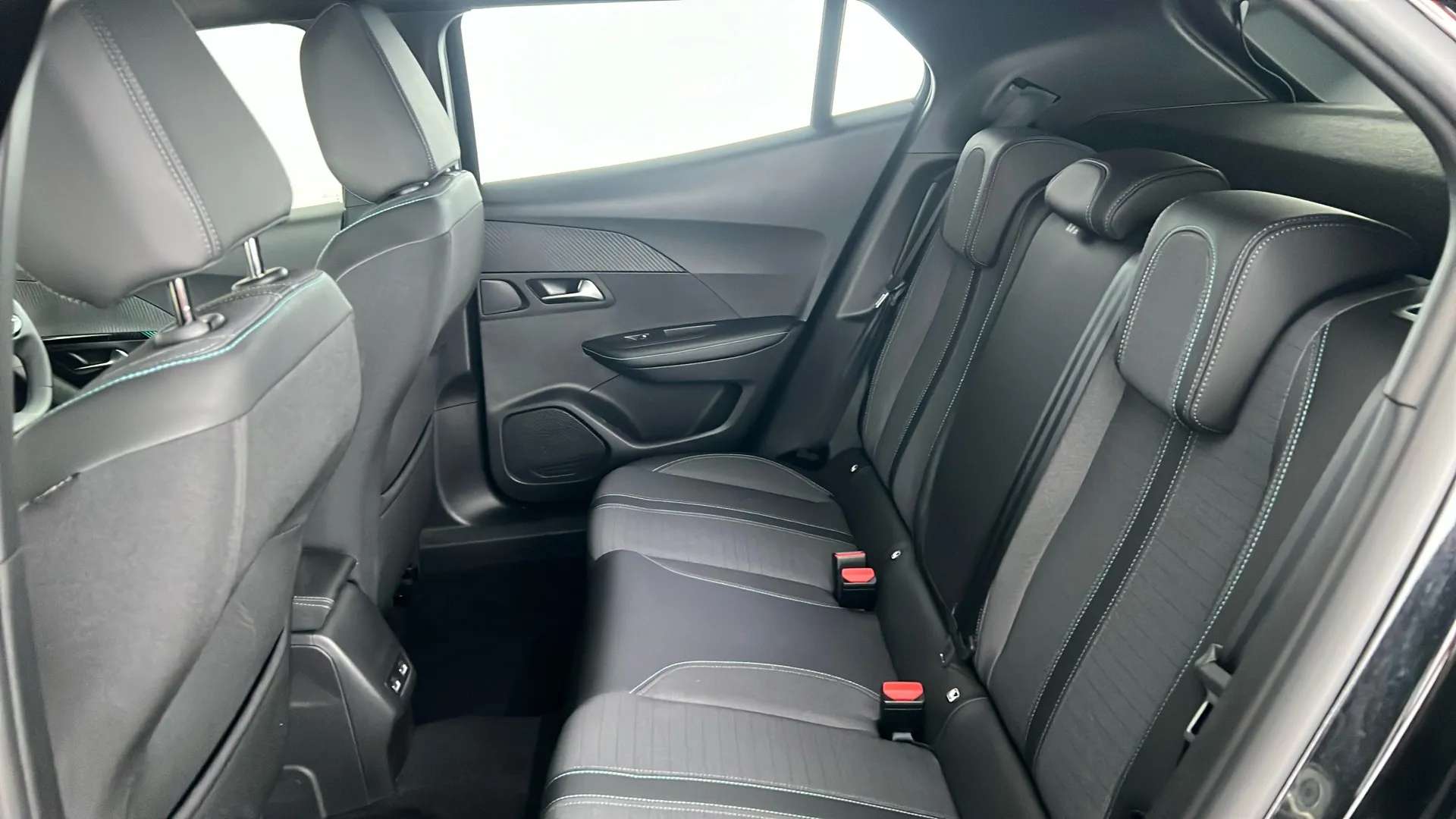 2023 PEUGEOT 2008 2023 PEUGEOT 2008