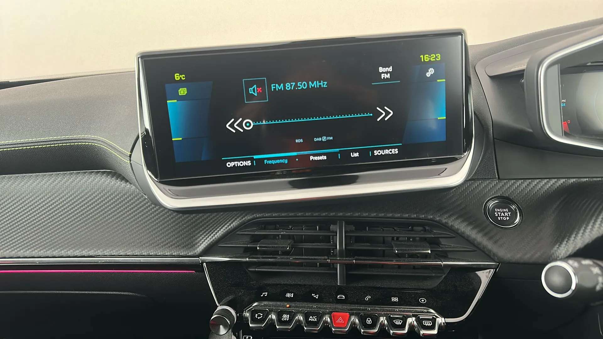 2022 PEUGEOT 2008 2022 PEUGEOT 2008