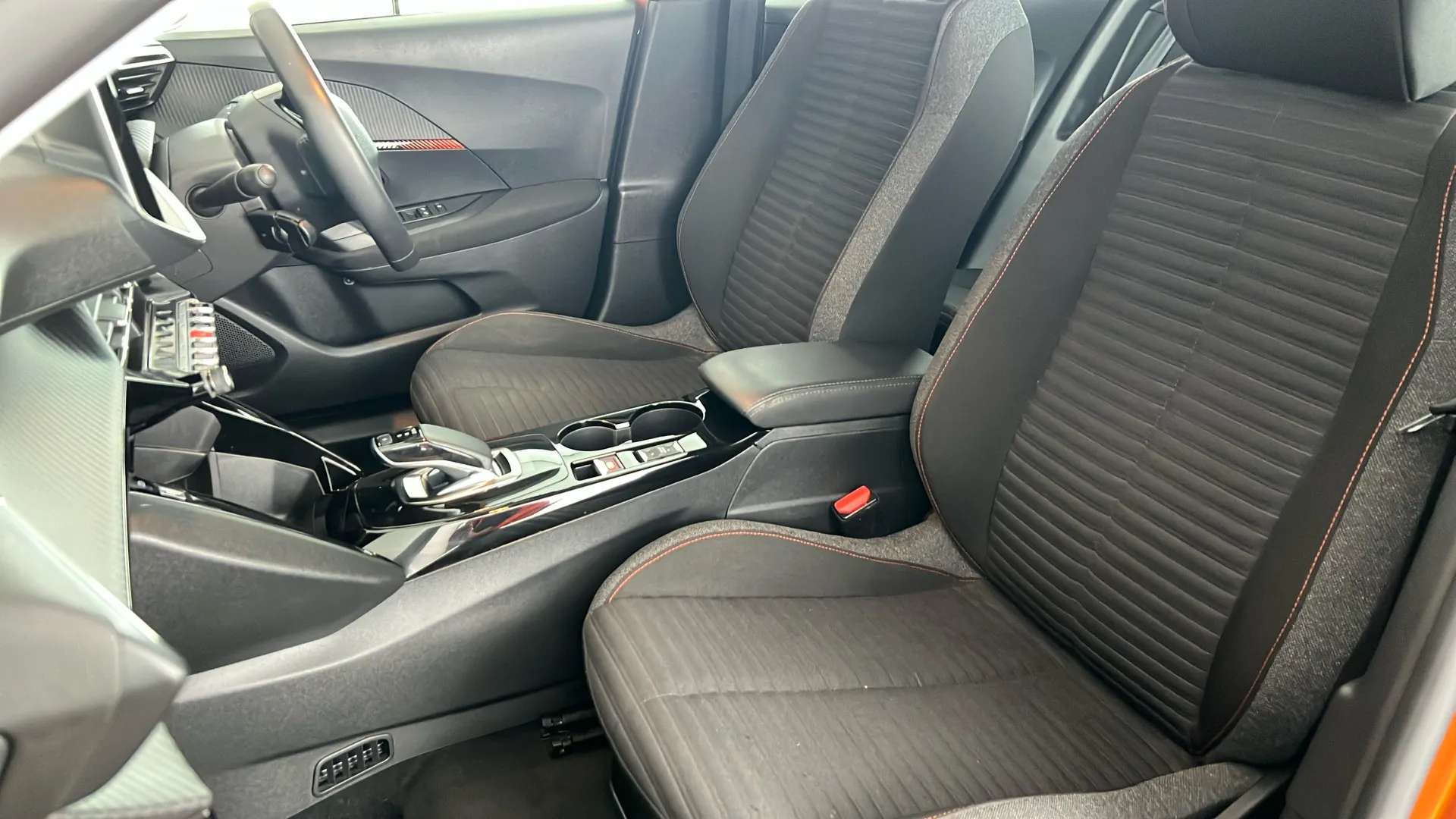 2021 PEUGEOT 2008 2021 PEUGEOT 2008