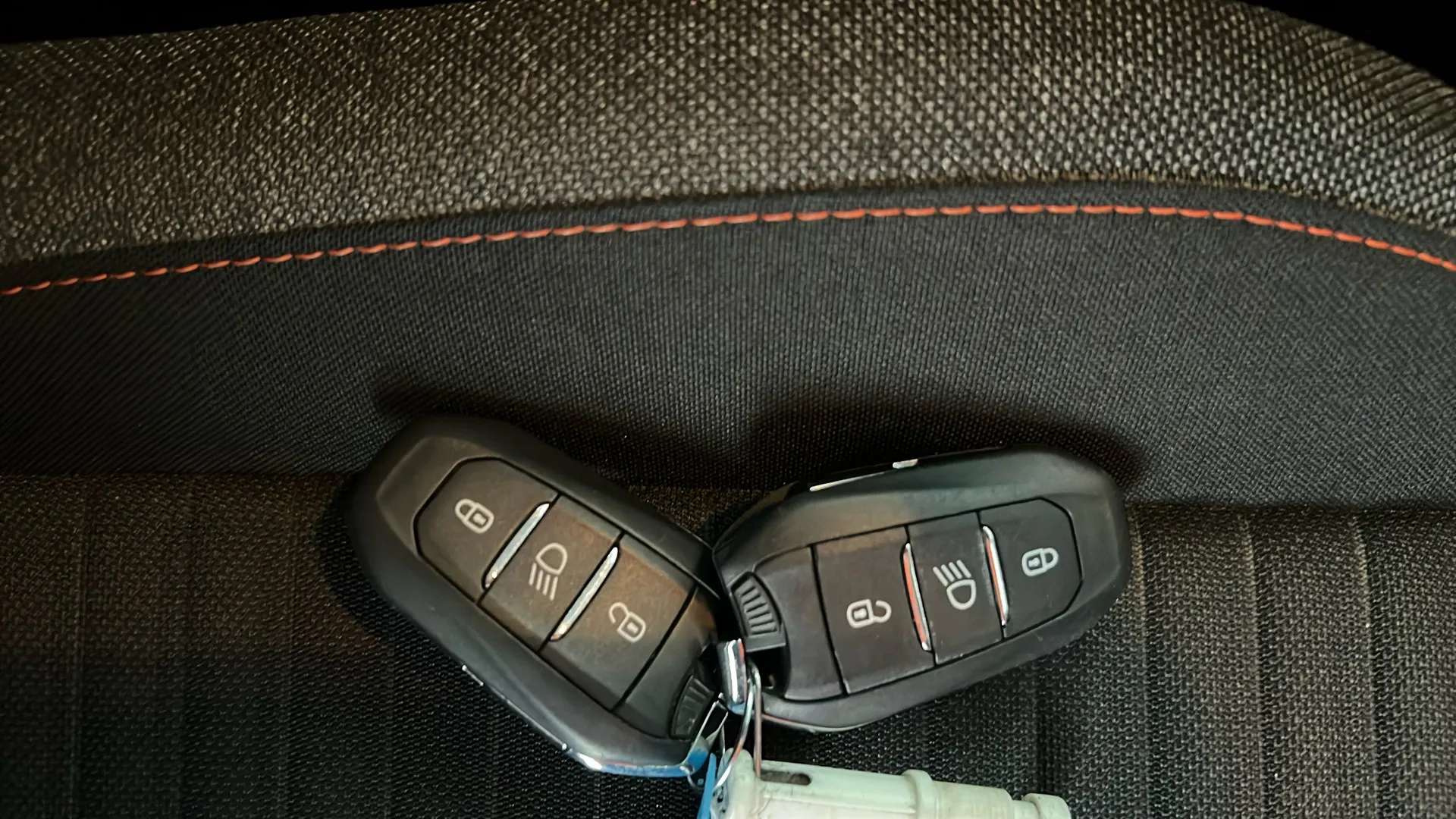 2021 PEUGEOT 2008 2021 PEUGEOT 2008