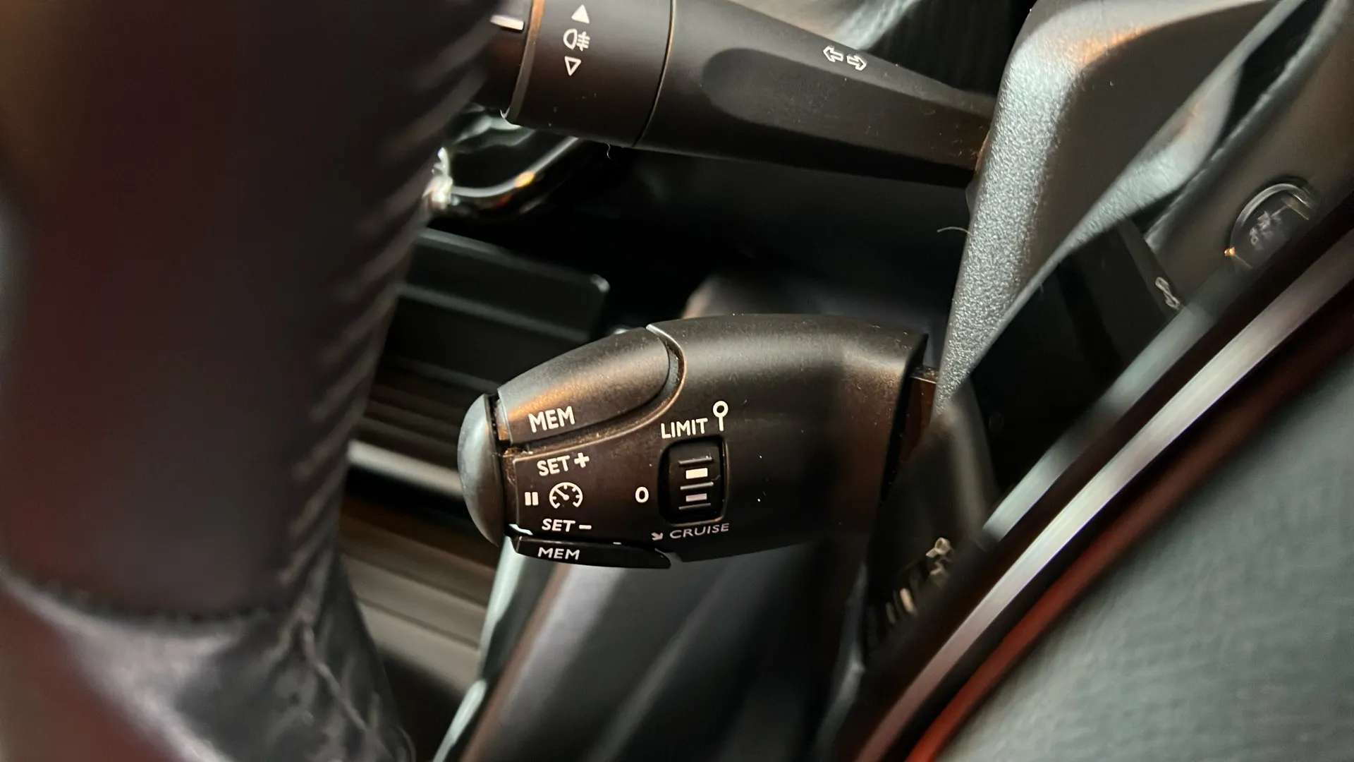 2021 PEUGEOT 2008 2021 PEUGEOT 2008