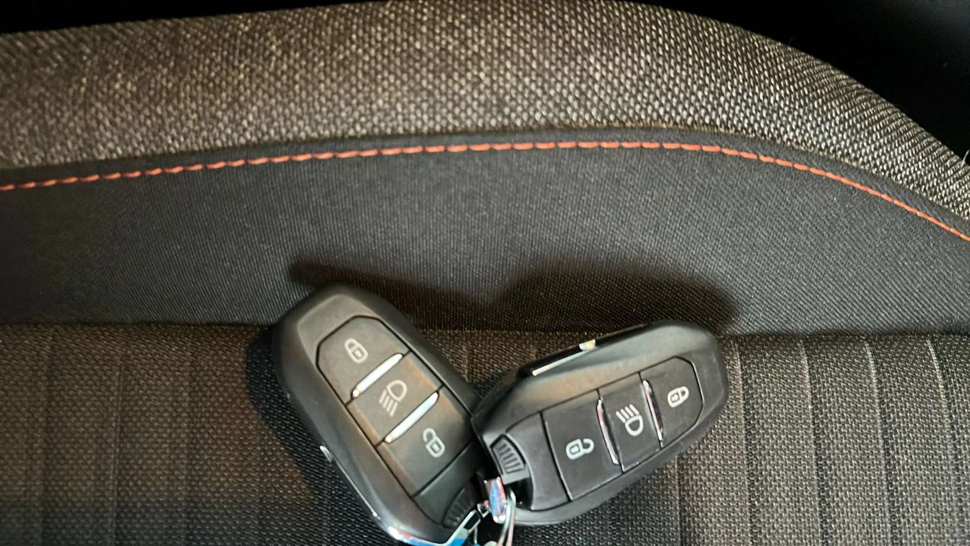 2021 PEUGEOT 2008 2021 PEUGEOT 2008