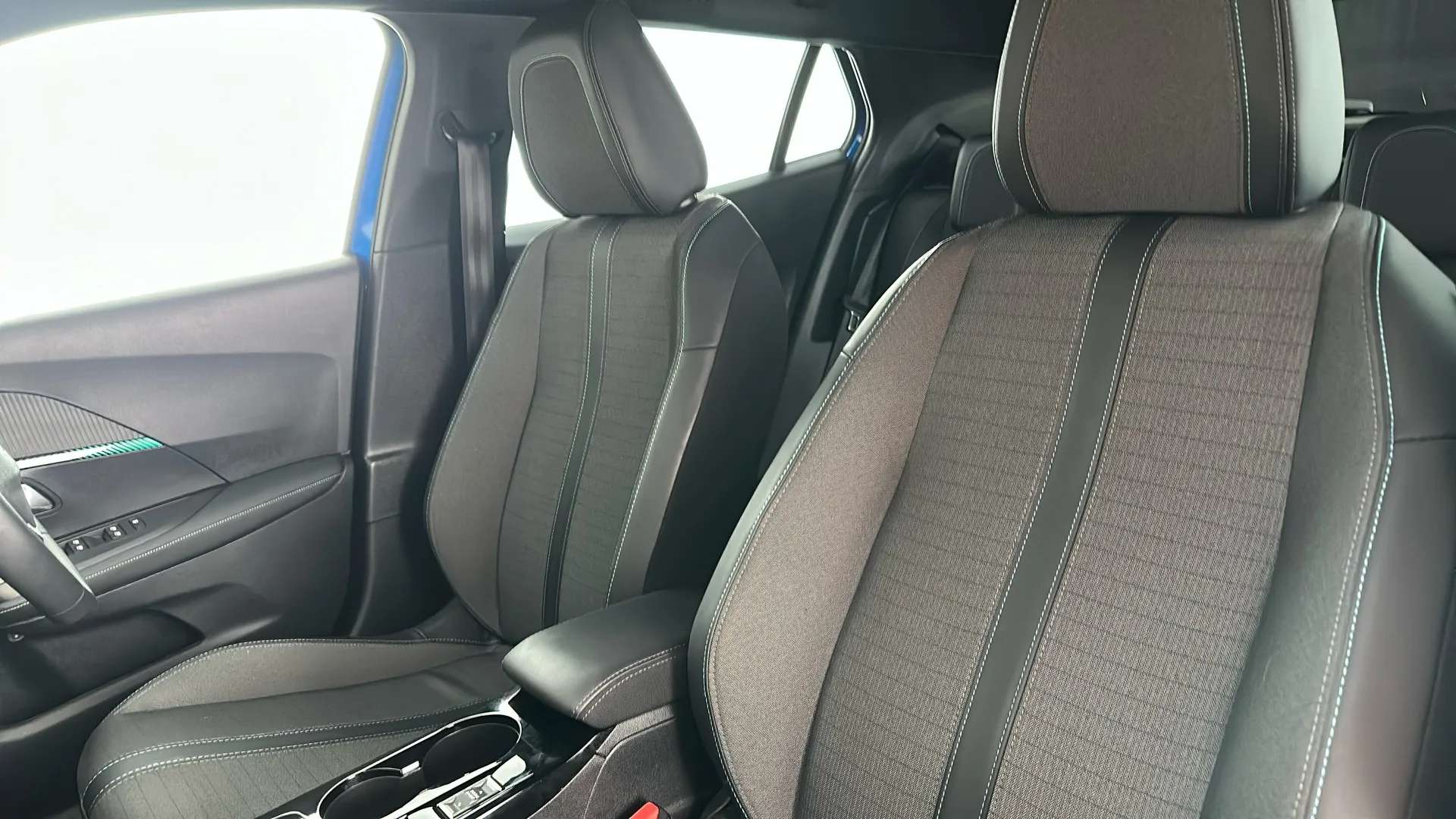 2023 PEUGEOT 2008 2023 PEUGEOT 2008