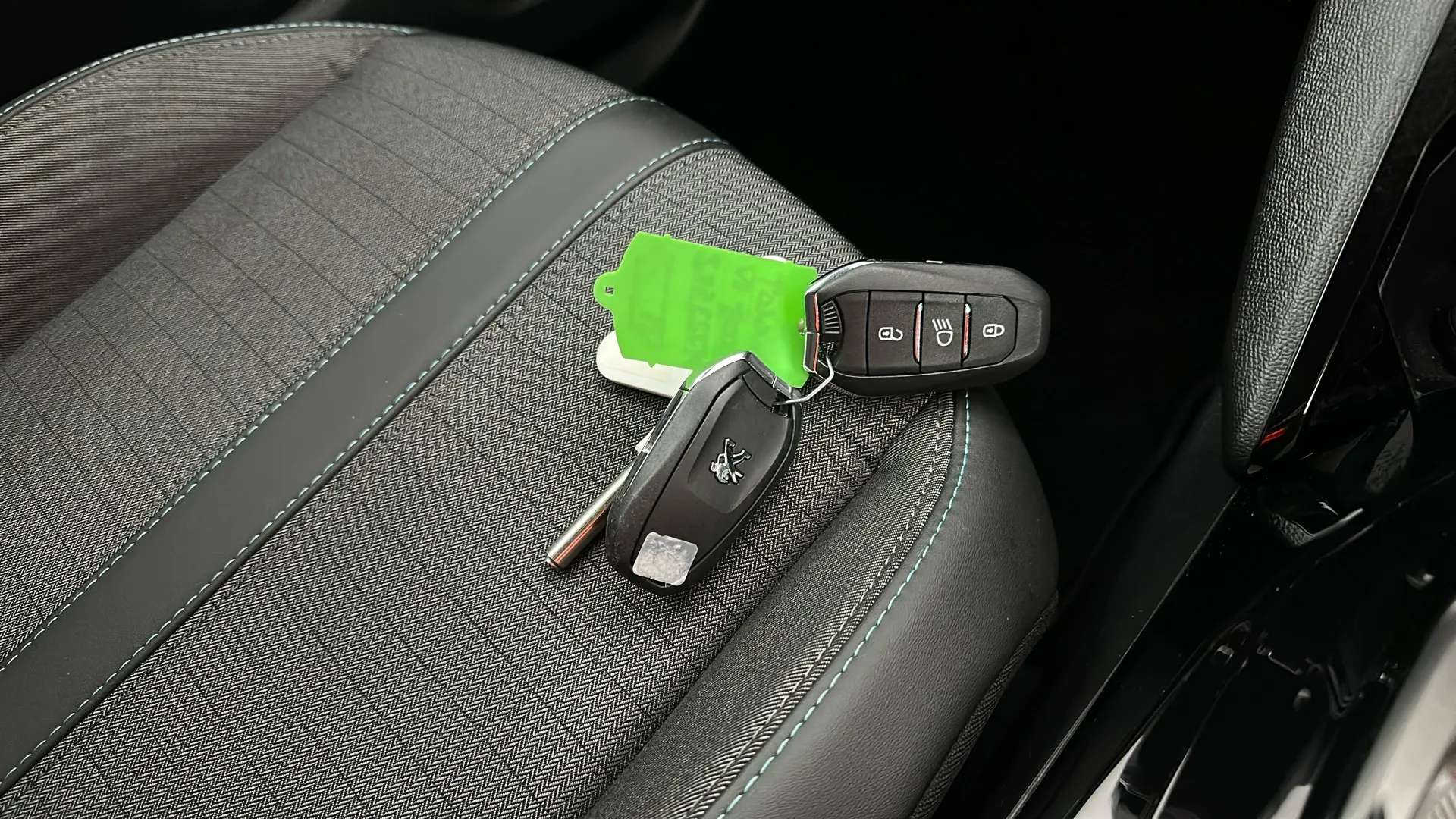 2023 PEUGEOT 2008 2023 PEUGEOT 2008