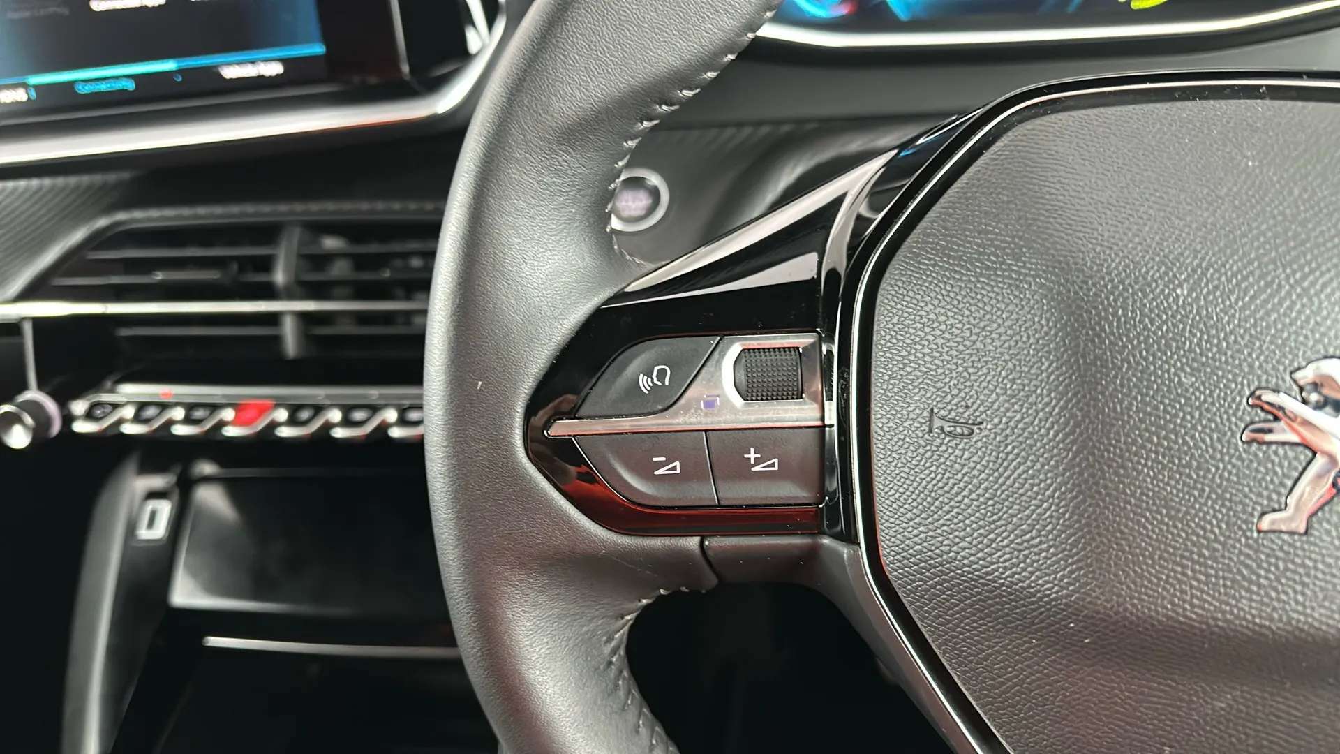 2023 PEUGEOT 2008 2023 PEUGEOT 2008