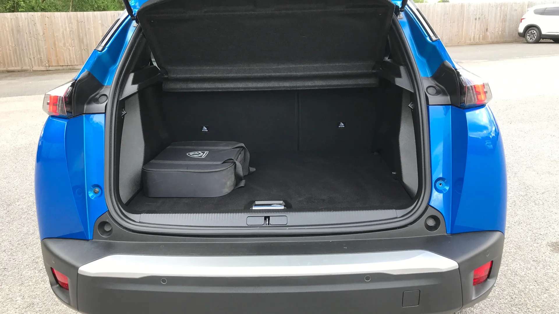 2023 PEUGEOT 2008 2023 PEUGEOT 2008
