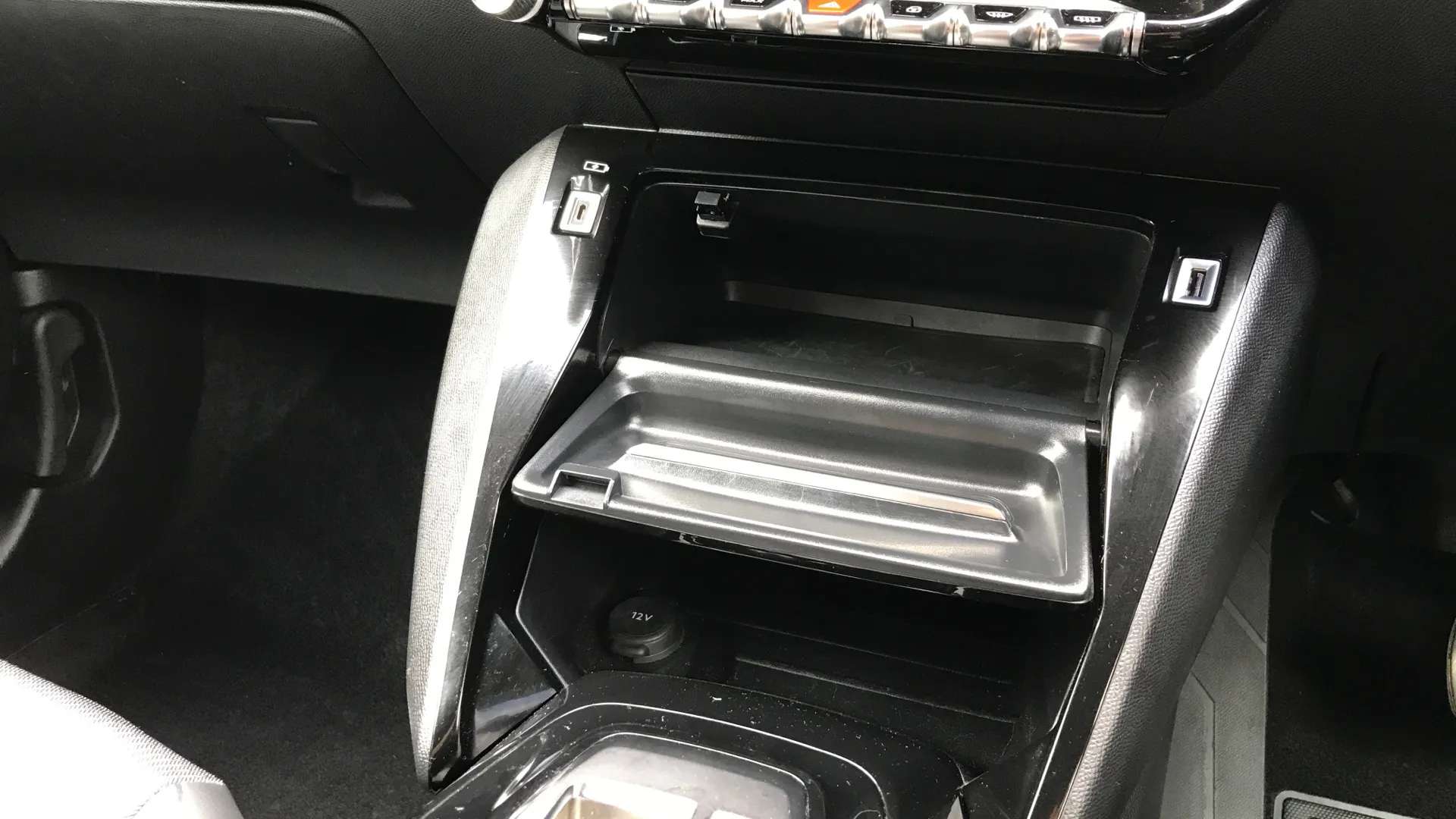 2023 PEUGEOT 2008 2023 PEUGEOT 2008