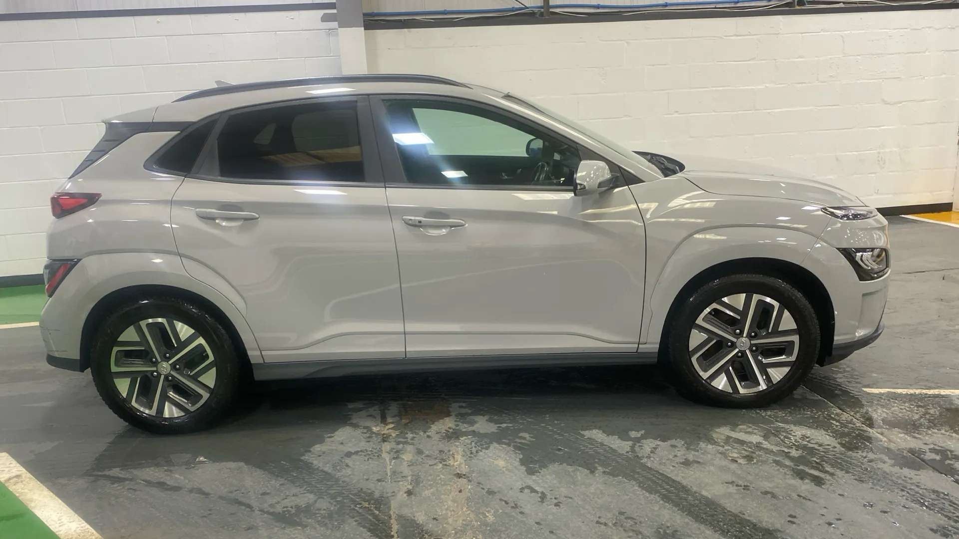 A 2022 HYUNDAI KONA 150kW Premium 64kWh Auto A 2022 HYUNDAI KONA 150kW Premium 64kWh Auto