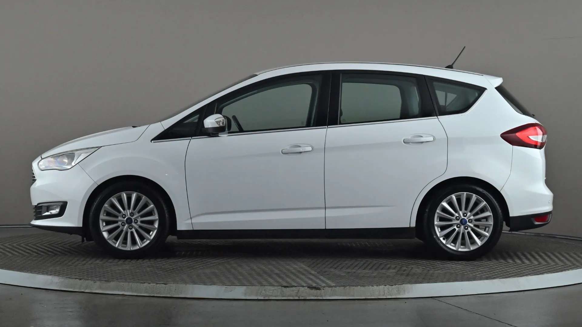 A 2018 FORD C-MAX 1.5 TDCi Titanium Navigation A 2018 FORD C-MAX 1.5 TDCi Titanium Navigation