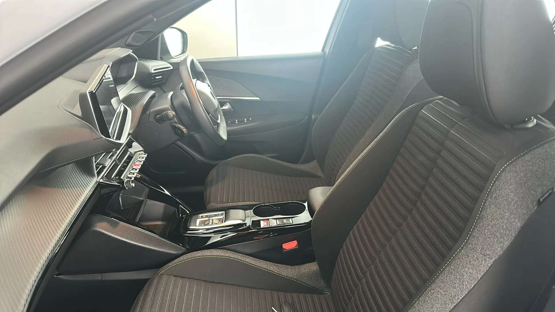 2024 PEUGEOT 2008 2024 PEUGEOT 2008