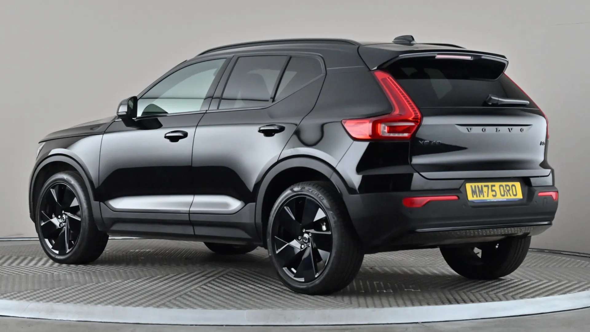 A 2025 VOLVO XC40 2.0 B3P Plus Black Edition Auto A 2025 VOLVO XC40 2.0 B3P Plus Black Edition Auto