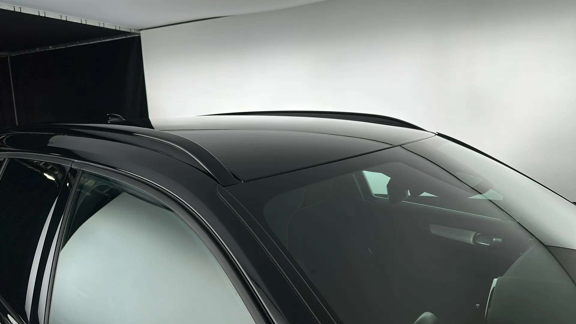 2025 VOLVO XC40 2025 VOLVO XC40