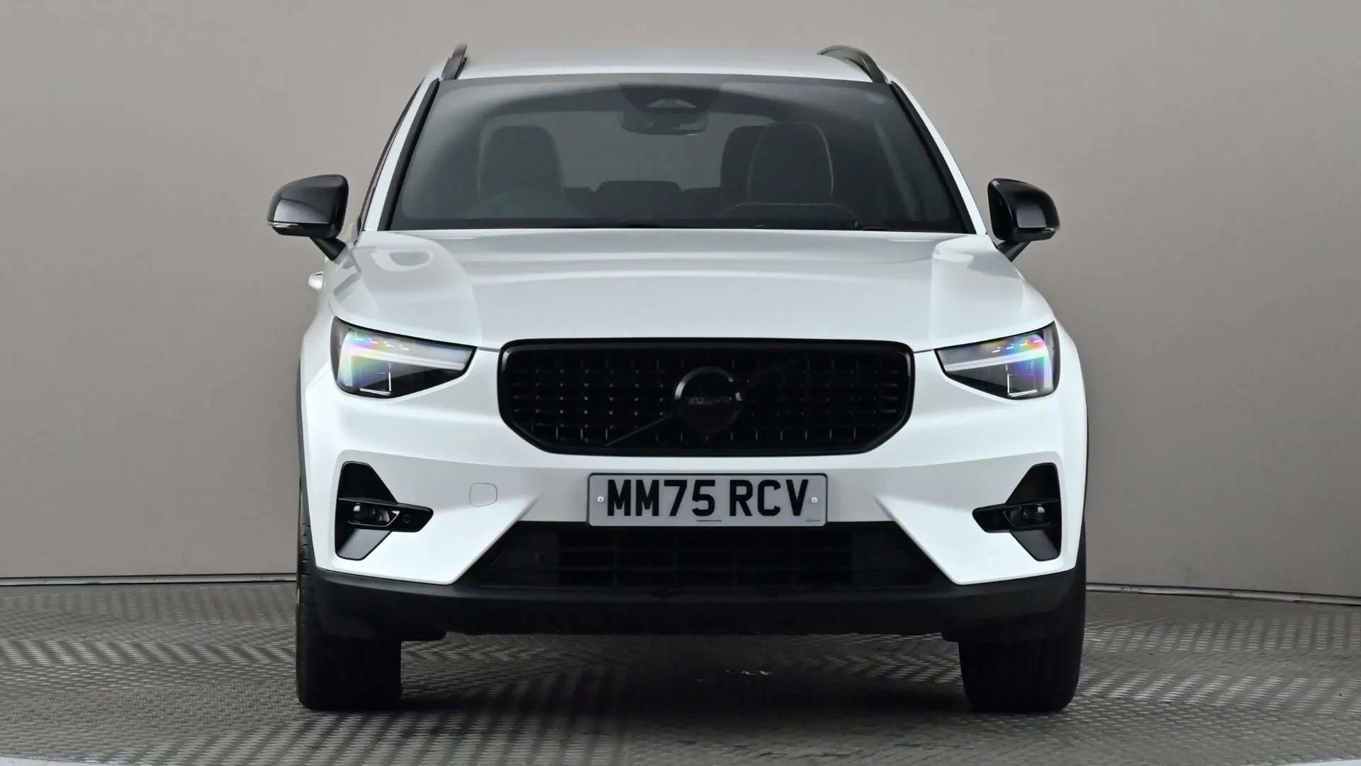 A 2025 VOLVO XC40 2.0 B3P Plus Black Edition Auto A 2025 VOLVO XC40 2.0 B3P Plus Black Edition Auto