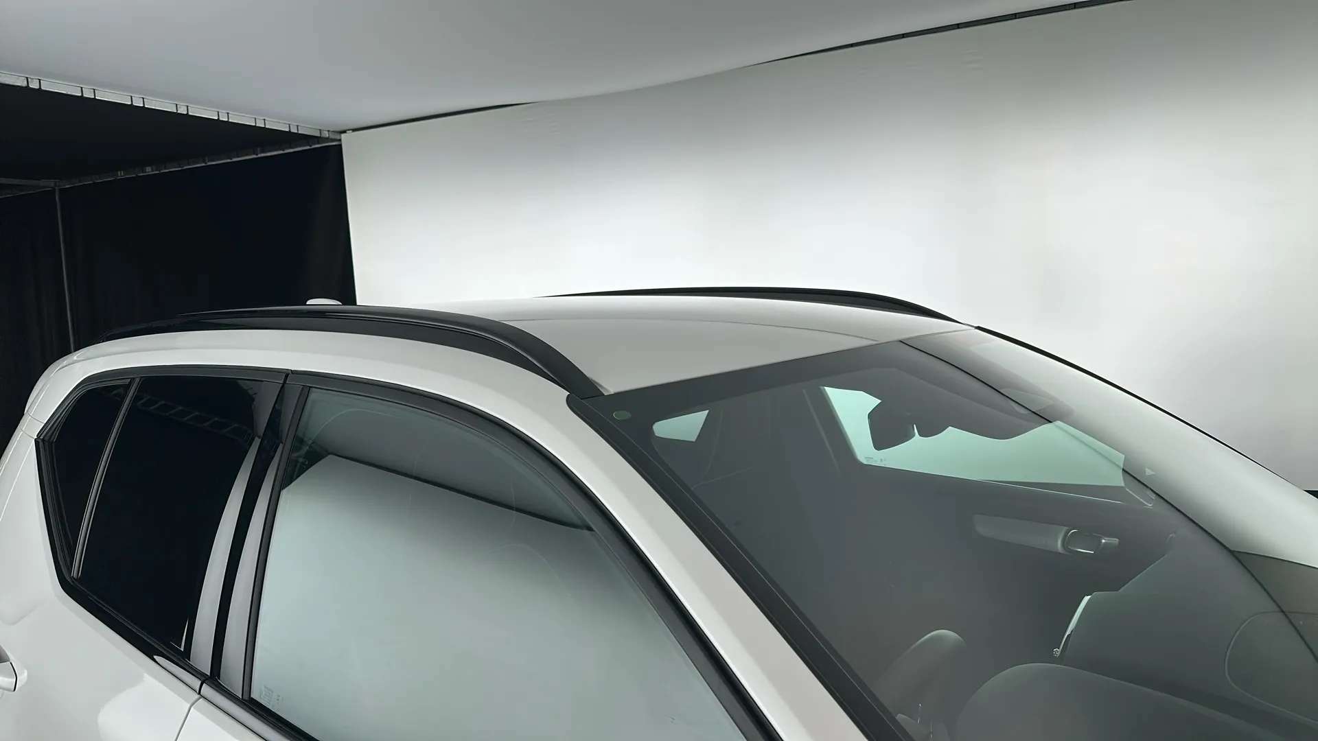 2025 VOLVO XC40 2025 VOLVO XC40