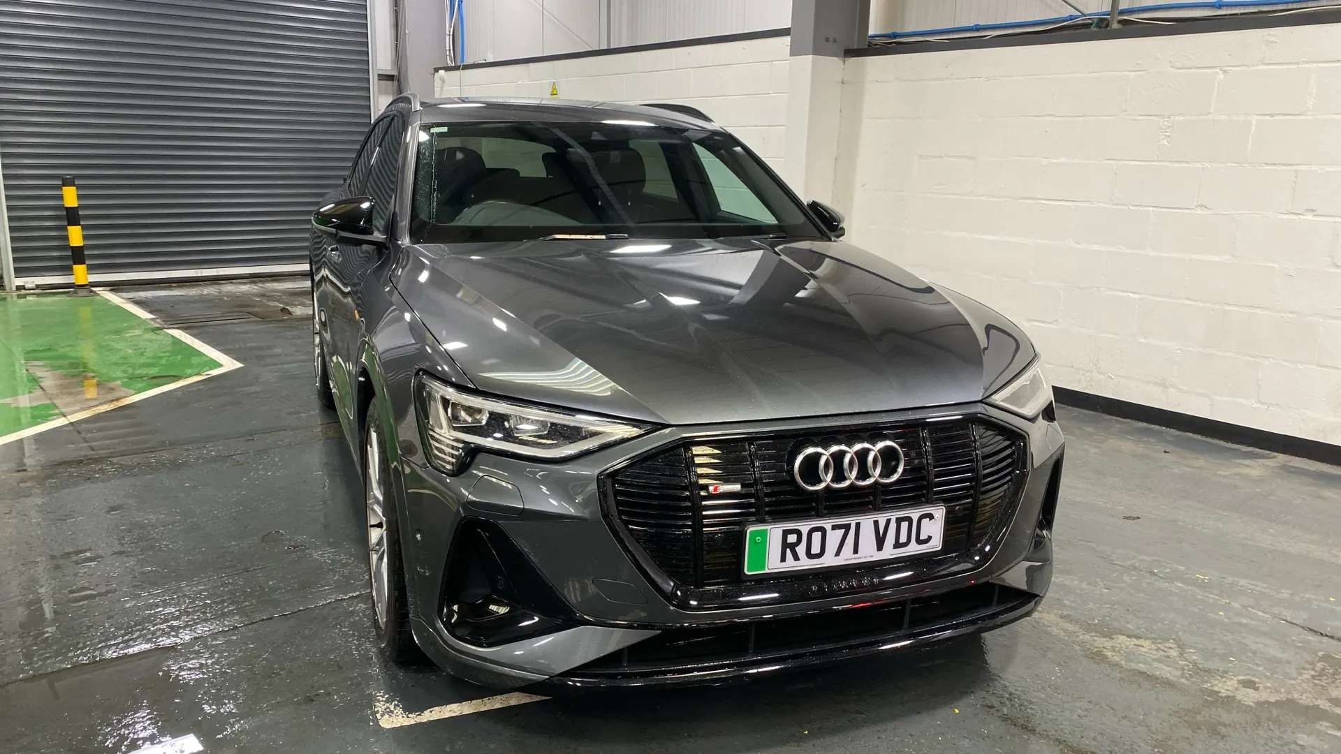 A 2021 AUDI E-TRON 230kW 50 Quattro 71kWh Black Edition Auto A 2021 AUDI E-TRON 230kW 50 Quattro 71kWh Black Edition Auto