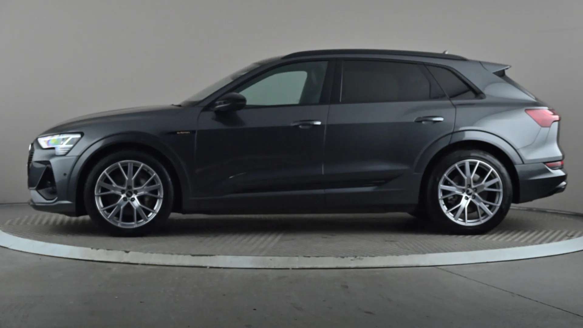 2021 AUDI E-TRON 2021 AUDI E-TRON