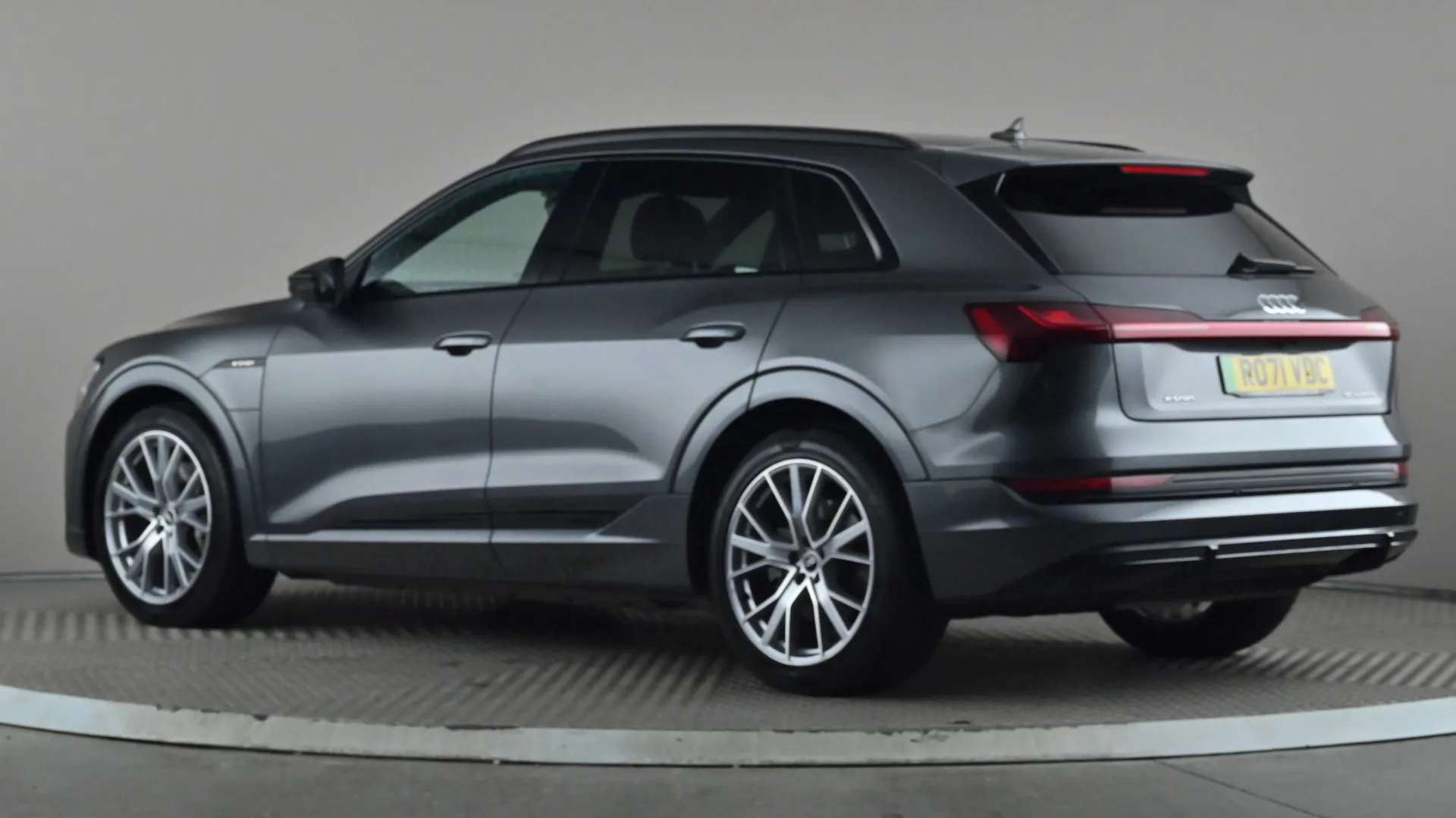 2021 AUDI E-TRON 2021 AUDI E-TRON