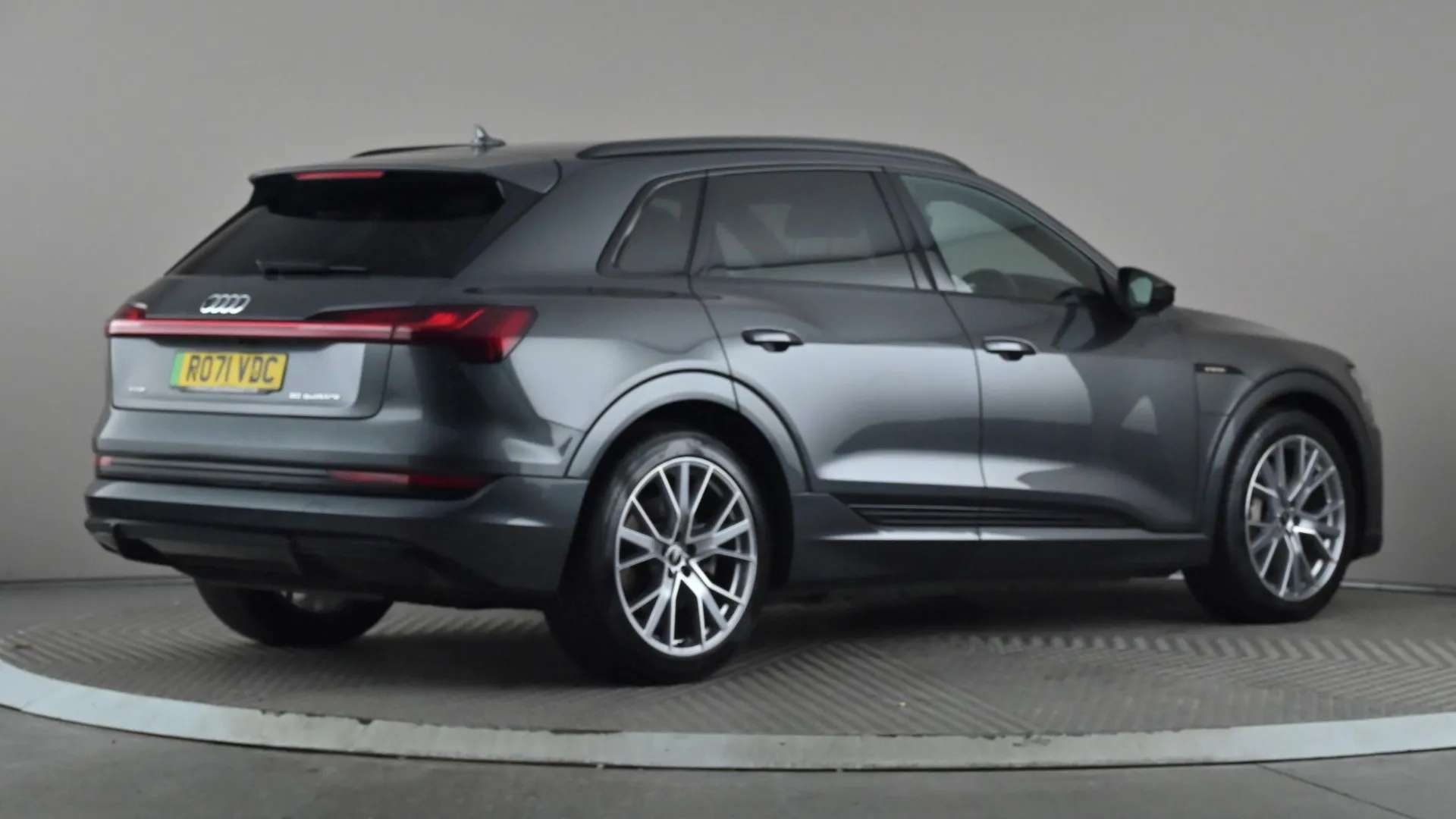 2021 AUDI E-TRON 2021 AUDI E-TRON