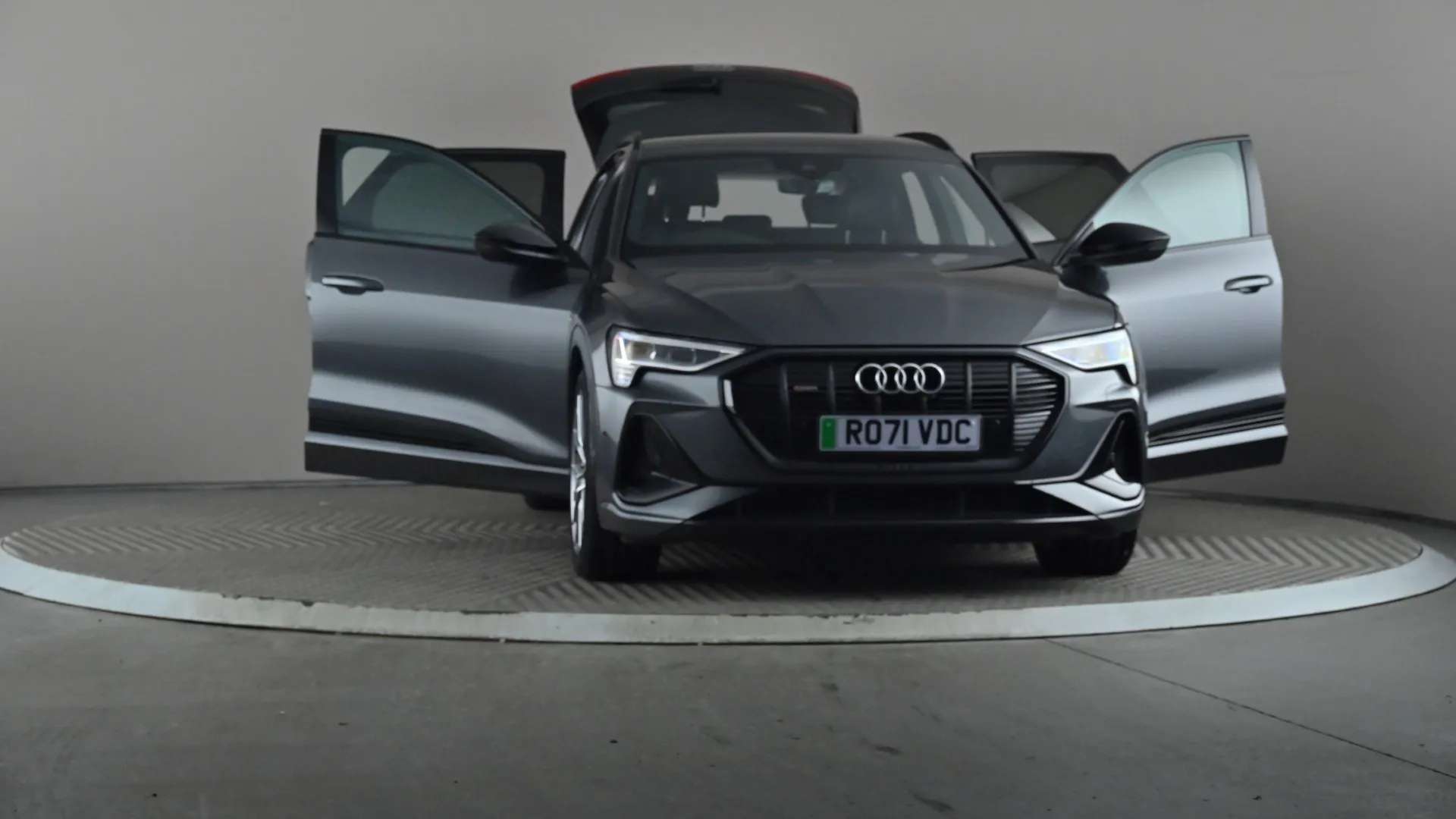 2021 AUDI E-TRON 2021 AUDI E-TRON