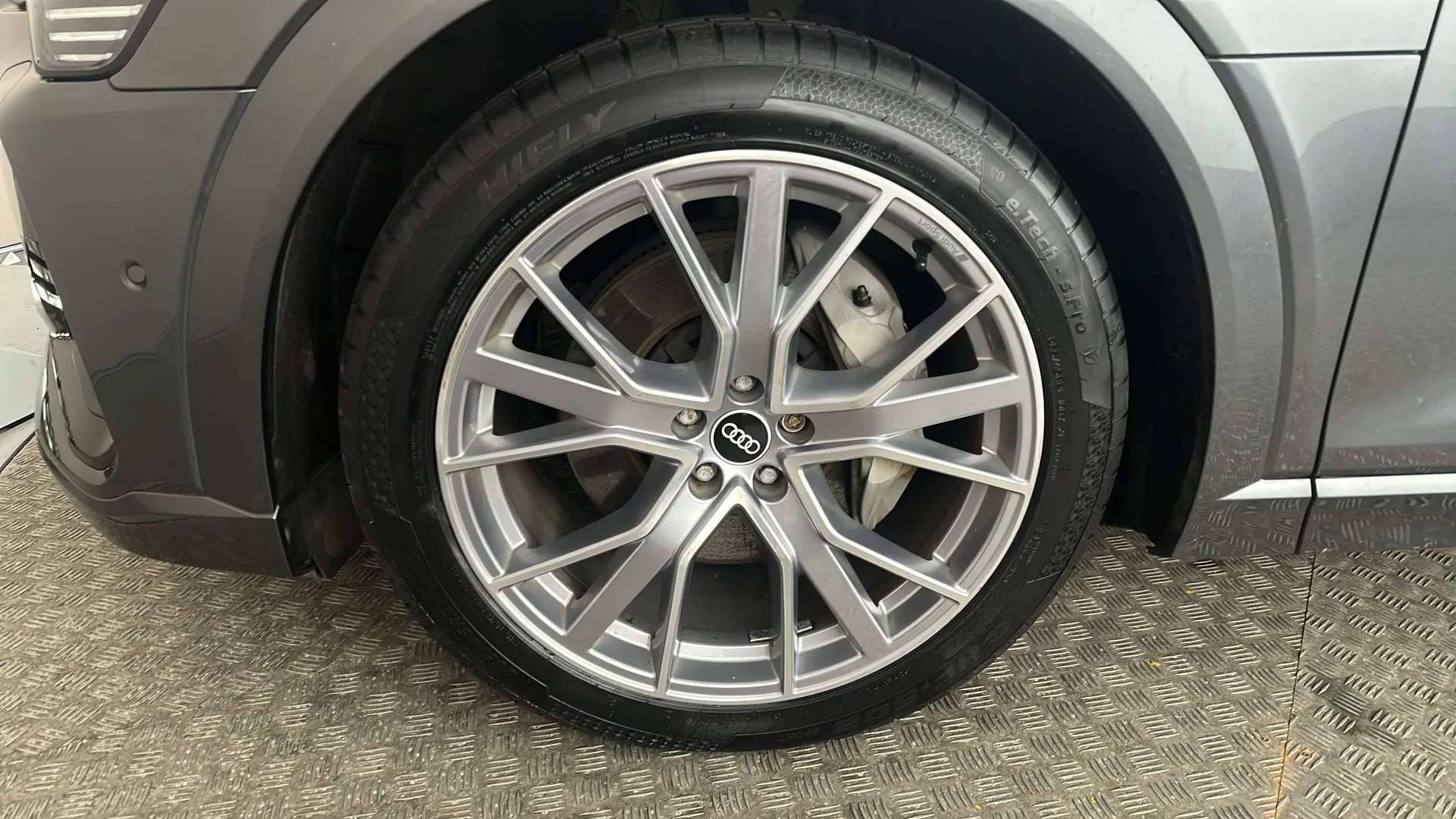 2021 AUDI E-TRON 2021 AUDI E-TRON