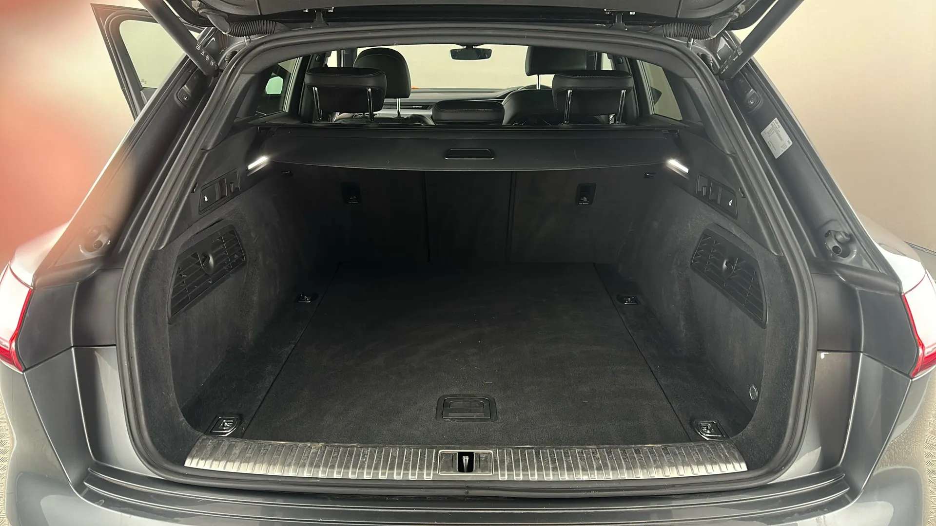 2021 AUDI E-TRON 2021 AUDI E-TRON