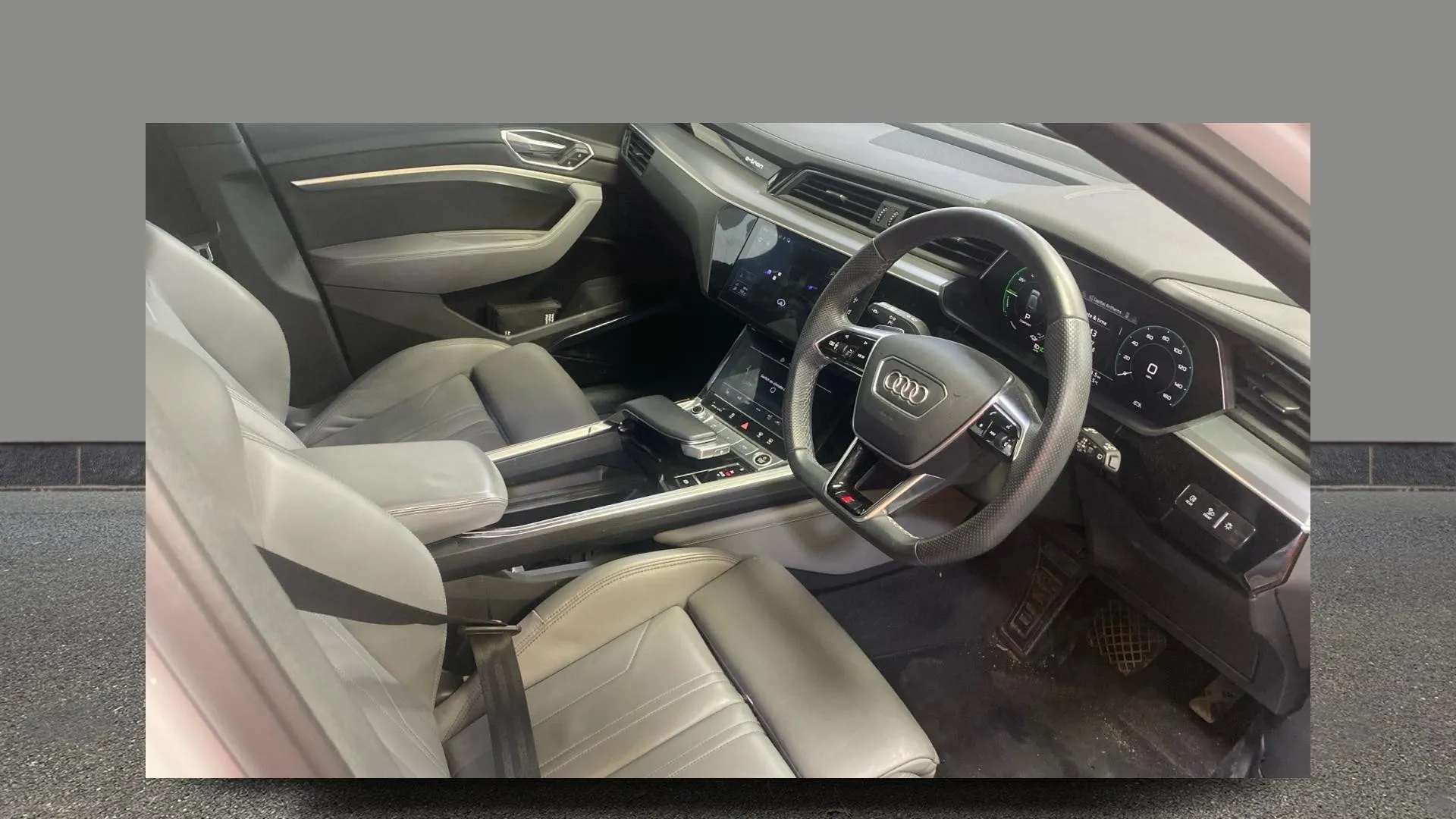 A 2023 AUDI E-TRON 300kW 55 Quattro 95kWh Black Edition Auto A 2023 AUDI E-TRON 300kW 55 Quattro 95kWh Black Edition Auto