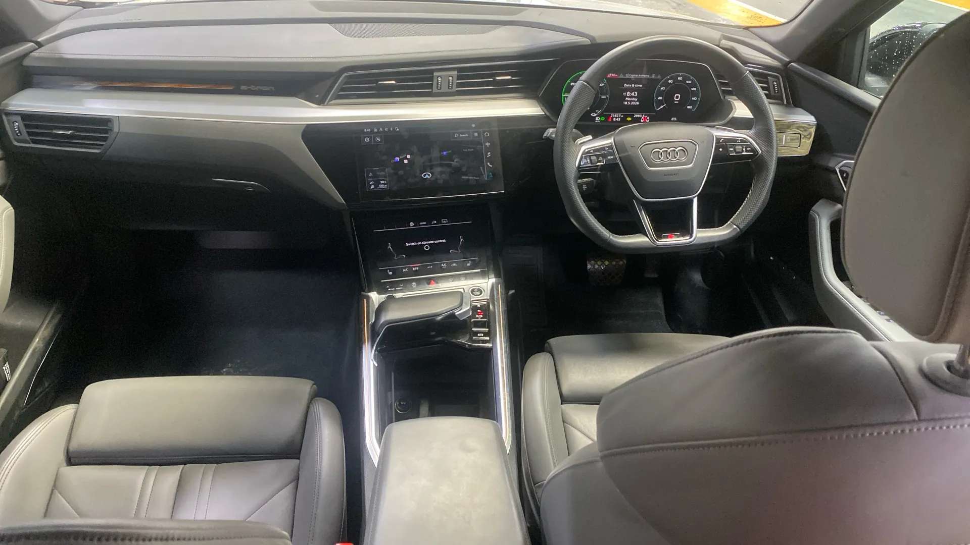 A 2023 AUDI E-TRON 300kW 55 Quattro 95kWh Black Edition Auto A 2023 AUDI E-TRON 300kW 55 Quattro 95kWh Black Edition Auto