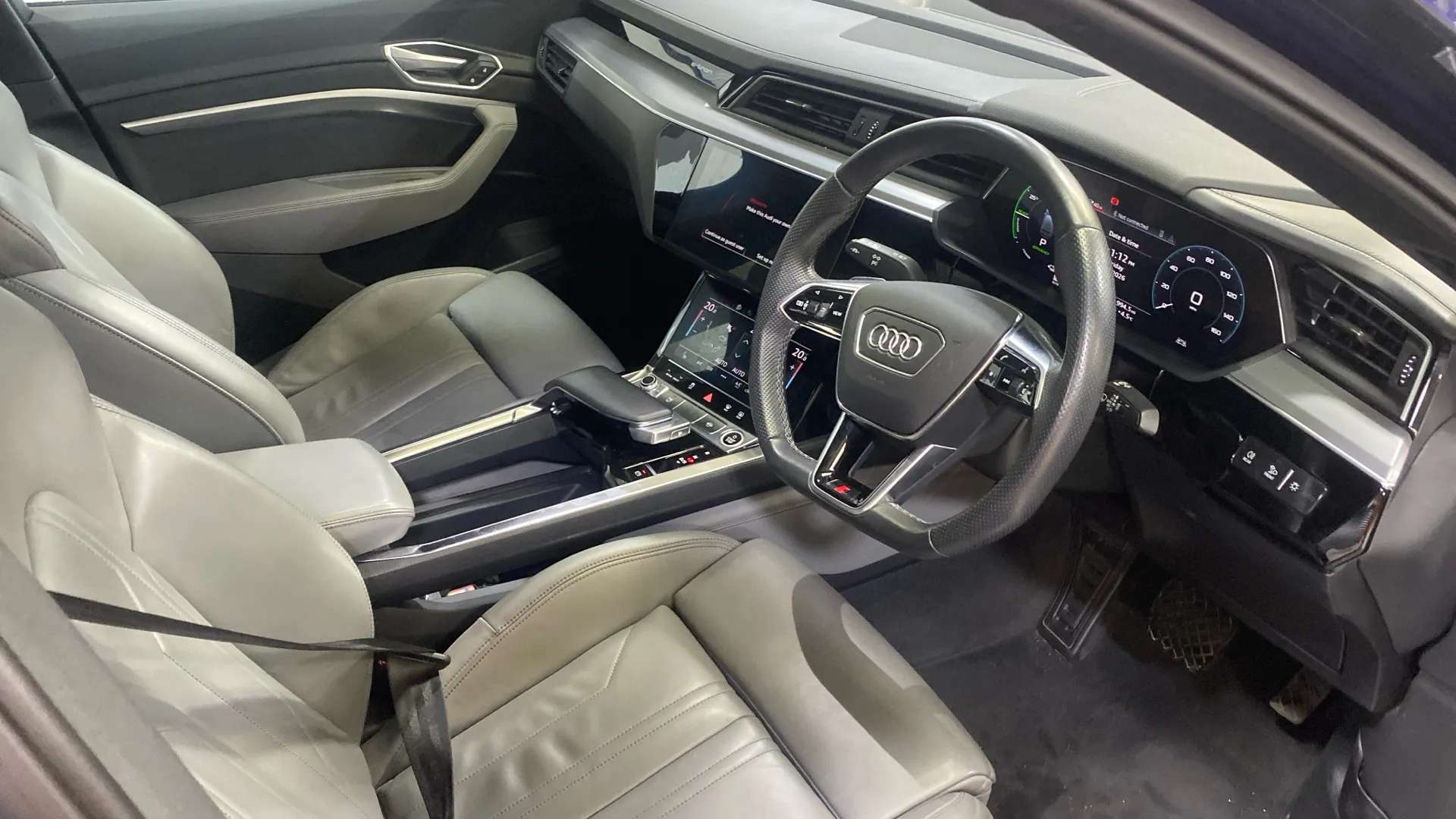 A 2022 AUDI E-TRON 230kW 50 Quattro 71kWh Black Edition Auto A 2022 AUDI E-TRON 230kW 50 Quattro 71kWh Black Edition Auto