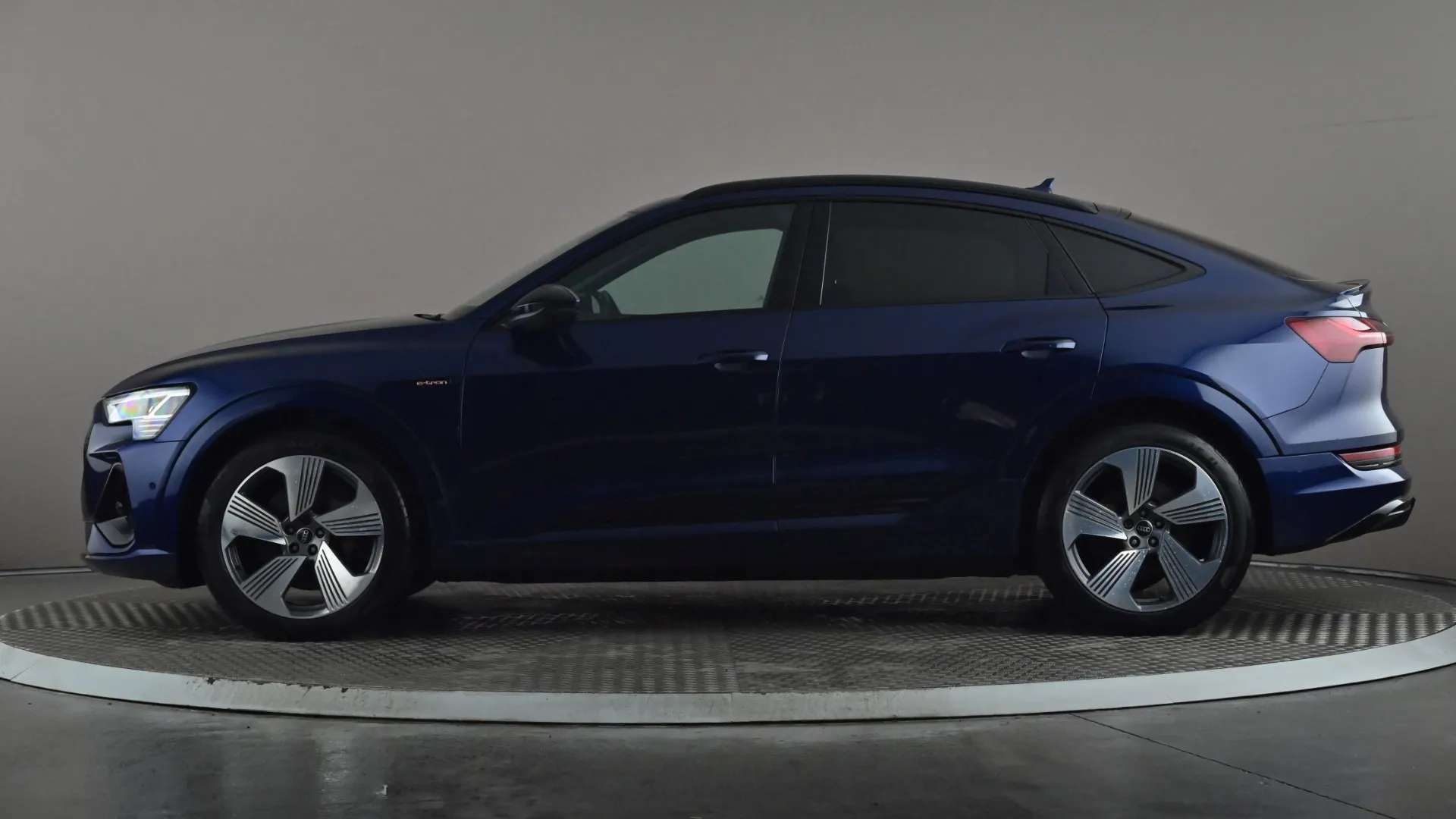 A 2022 AUDI E-TRON 230kW 50 Quattro 71kWh Black Edition Auto A 2022 AUDI E-TRON 230kW 50 Quattro 71kWh Black Edition Auto