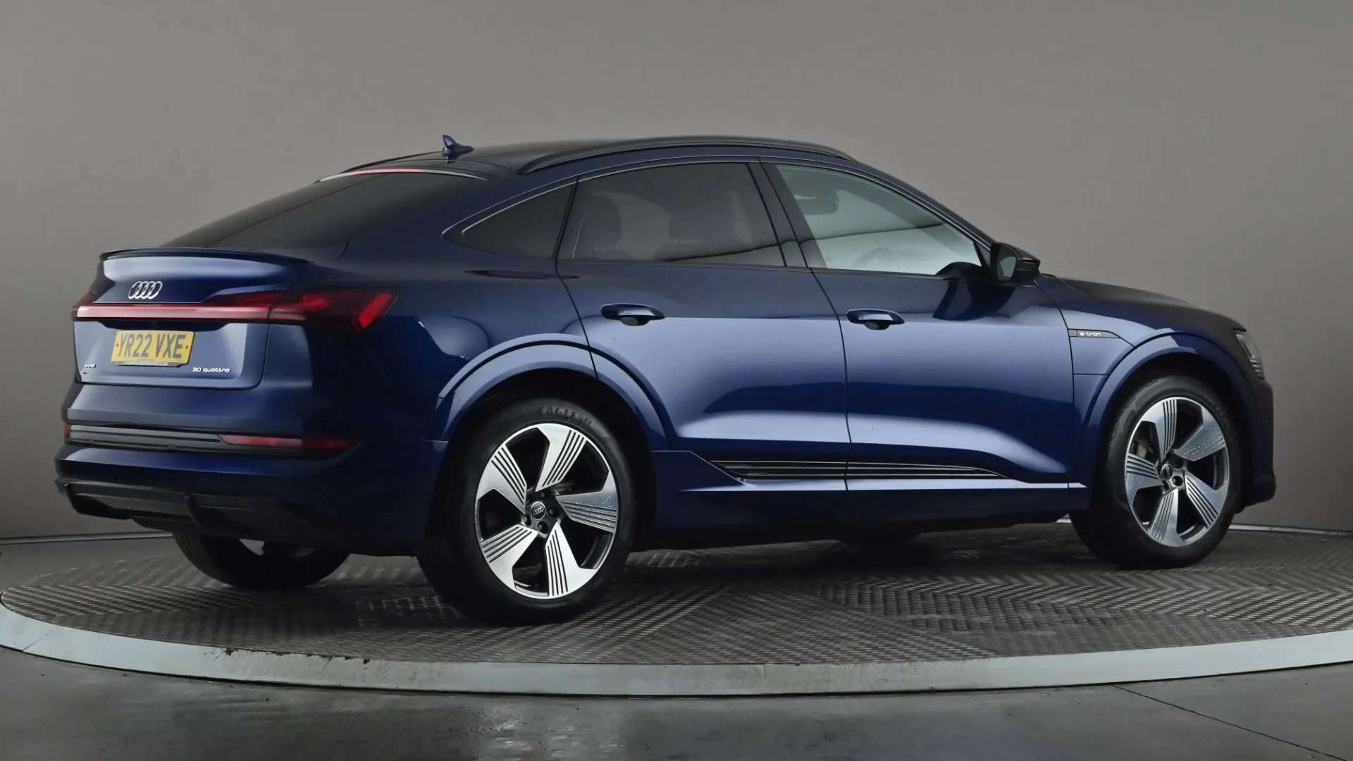 2022 AUDI E-TRON 2022 AUDI E-TRON