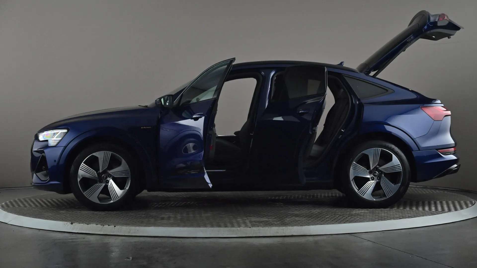 2022 AUDI E-TRON 2022 AUDI E-TRON